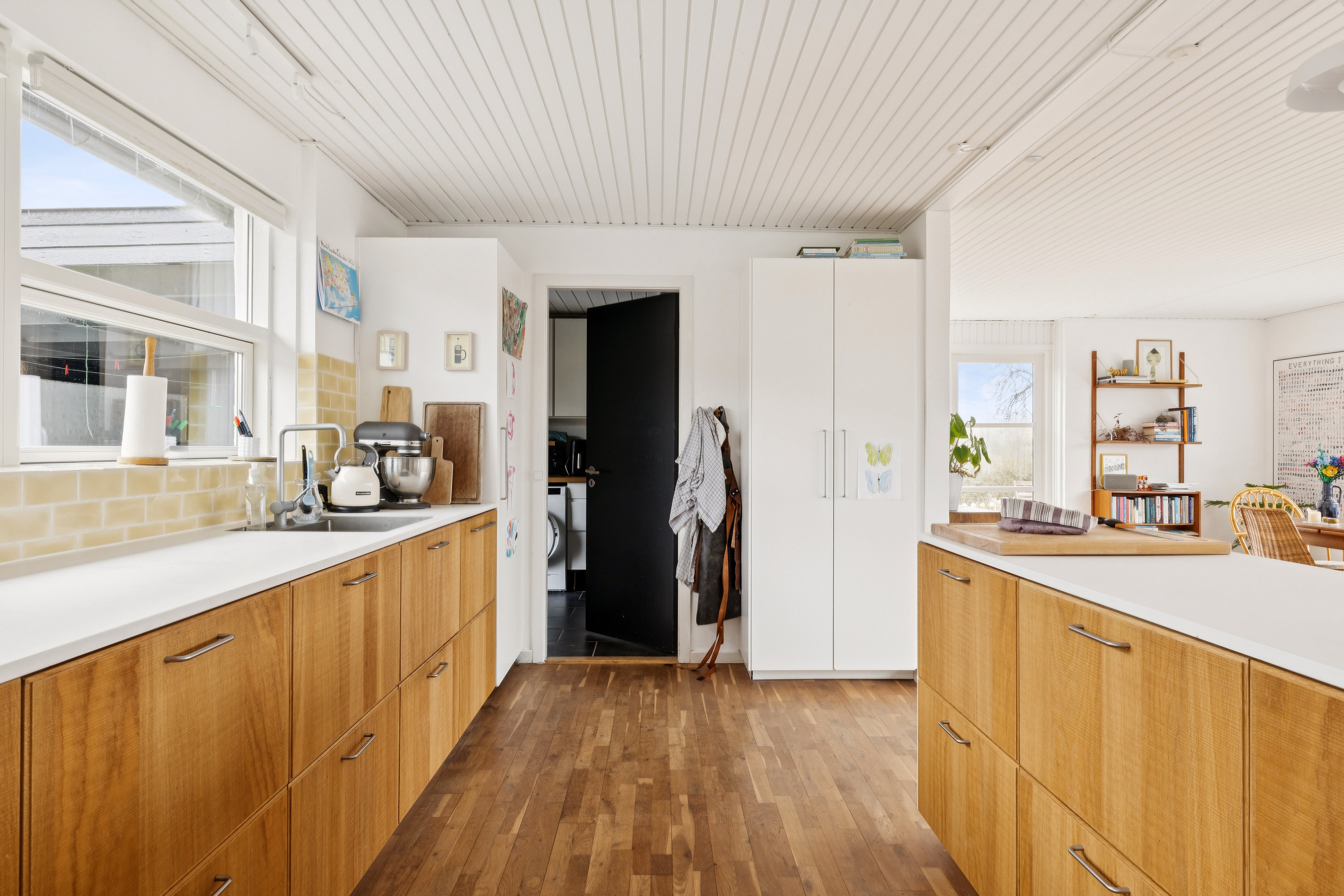 Fremhævet køkken billede i fuldskærmstilstand. Billede af Solskrænten 22, Ugelbølle, 8410 Rønde