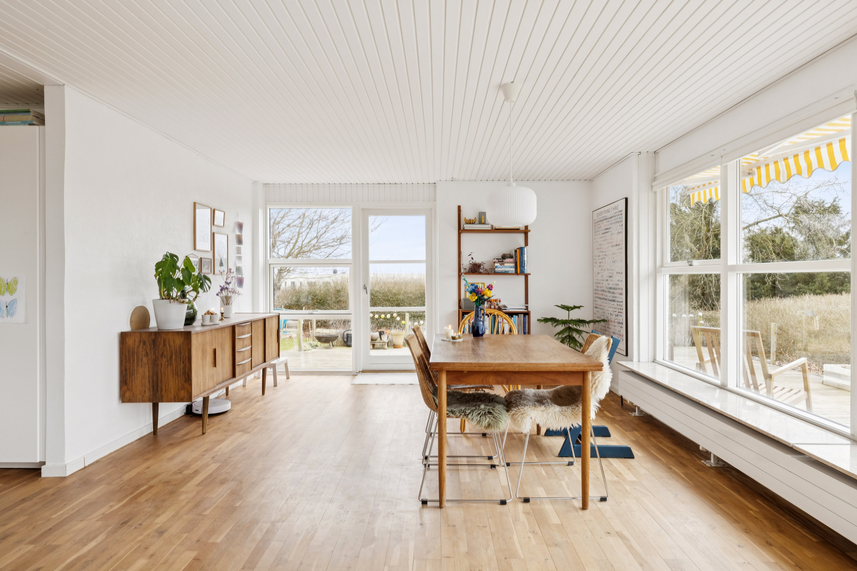 Fremhævet alrum billede i fuldskærmstilstand. Billede af Solskrænten 22, Ugelbølle, 8410 Rønde