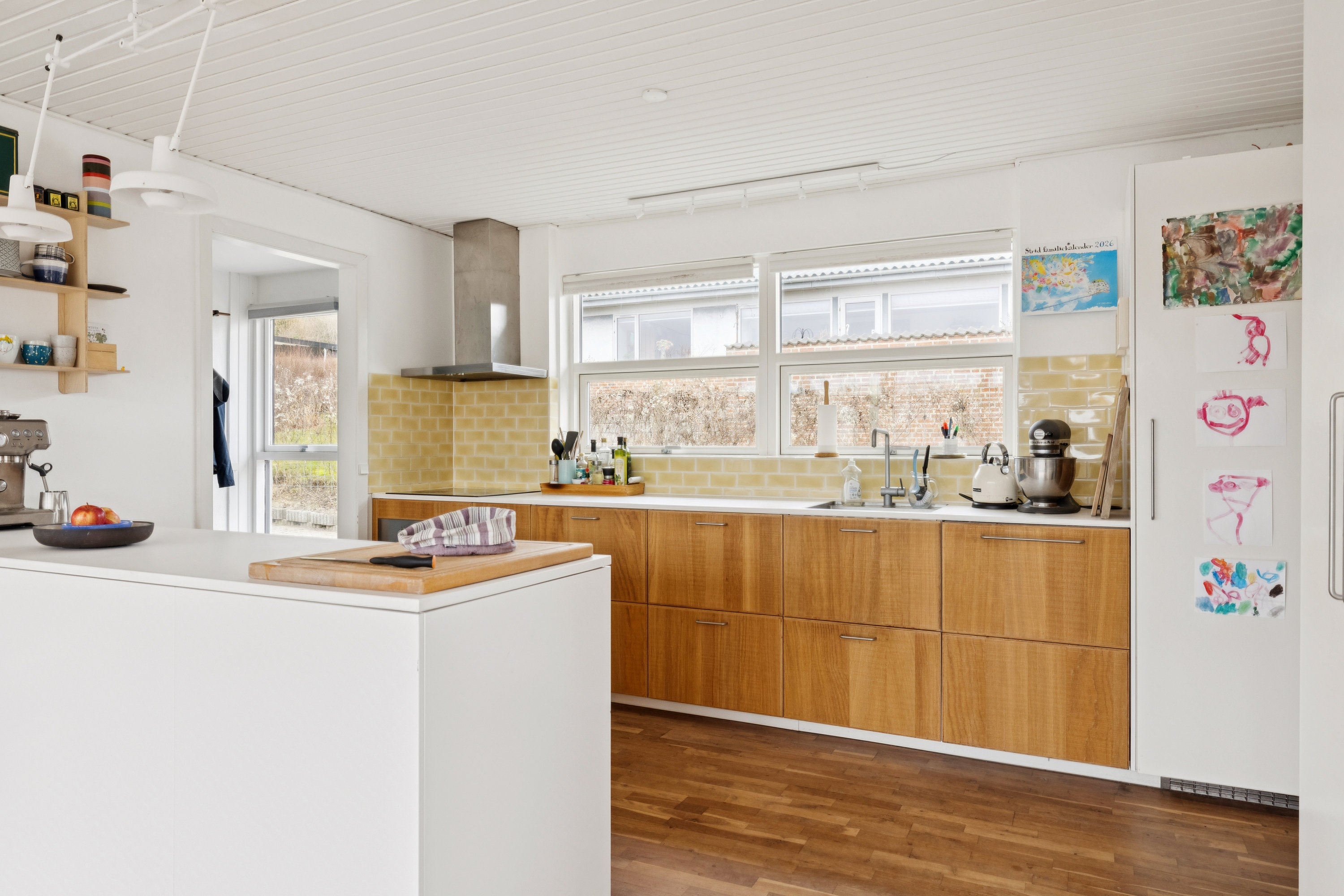 Fremhævet køkken billede i fuldskærmstilstand. Billede af Solskrænten 22, Ugelbølle, 8410 Rønde