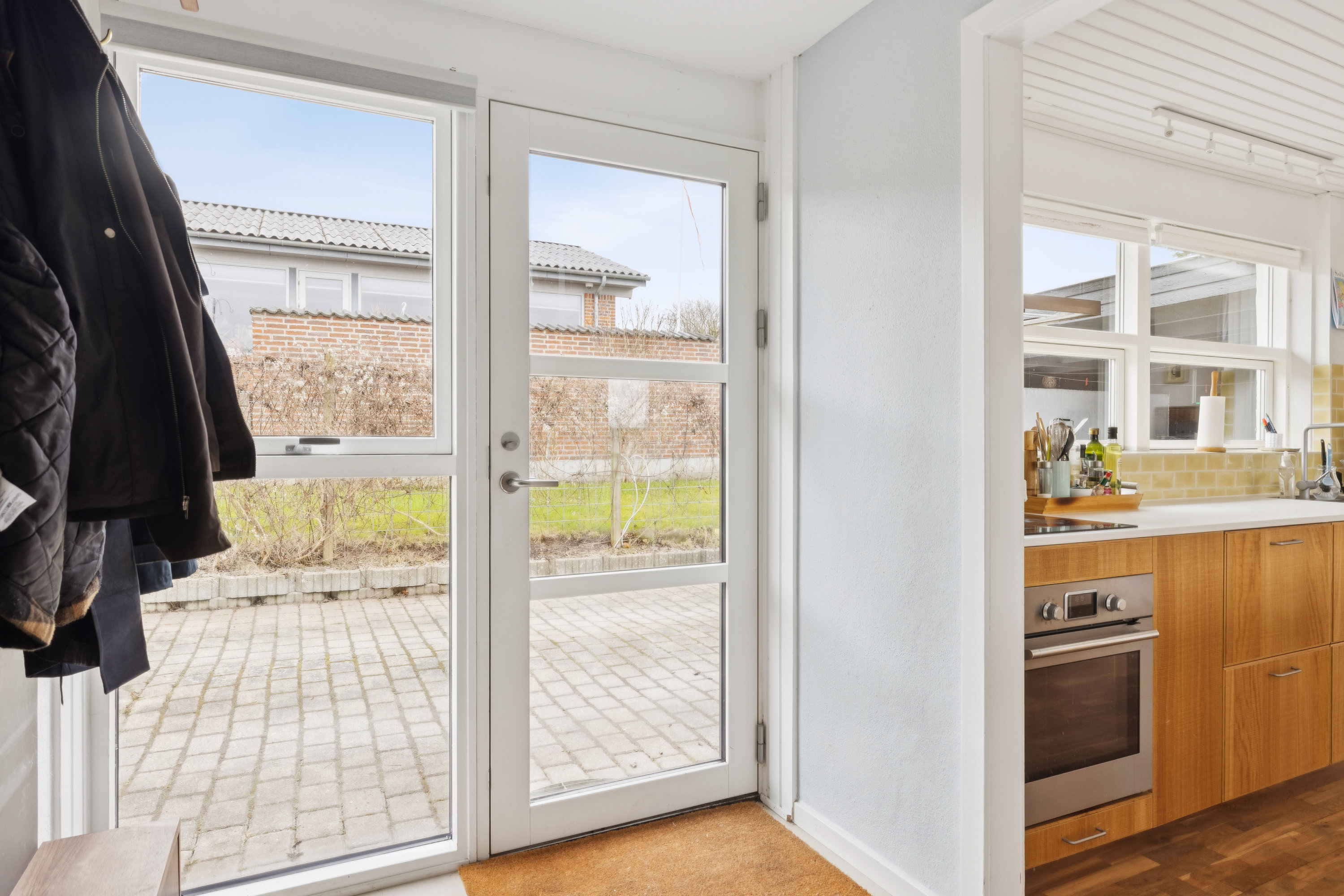 Fremhævet entré billede i fuldskærmstilstand. Billede af Solskrænten 22, Ugelbølle, 8410 Rønde