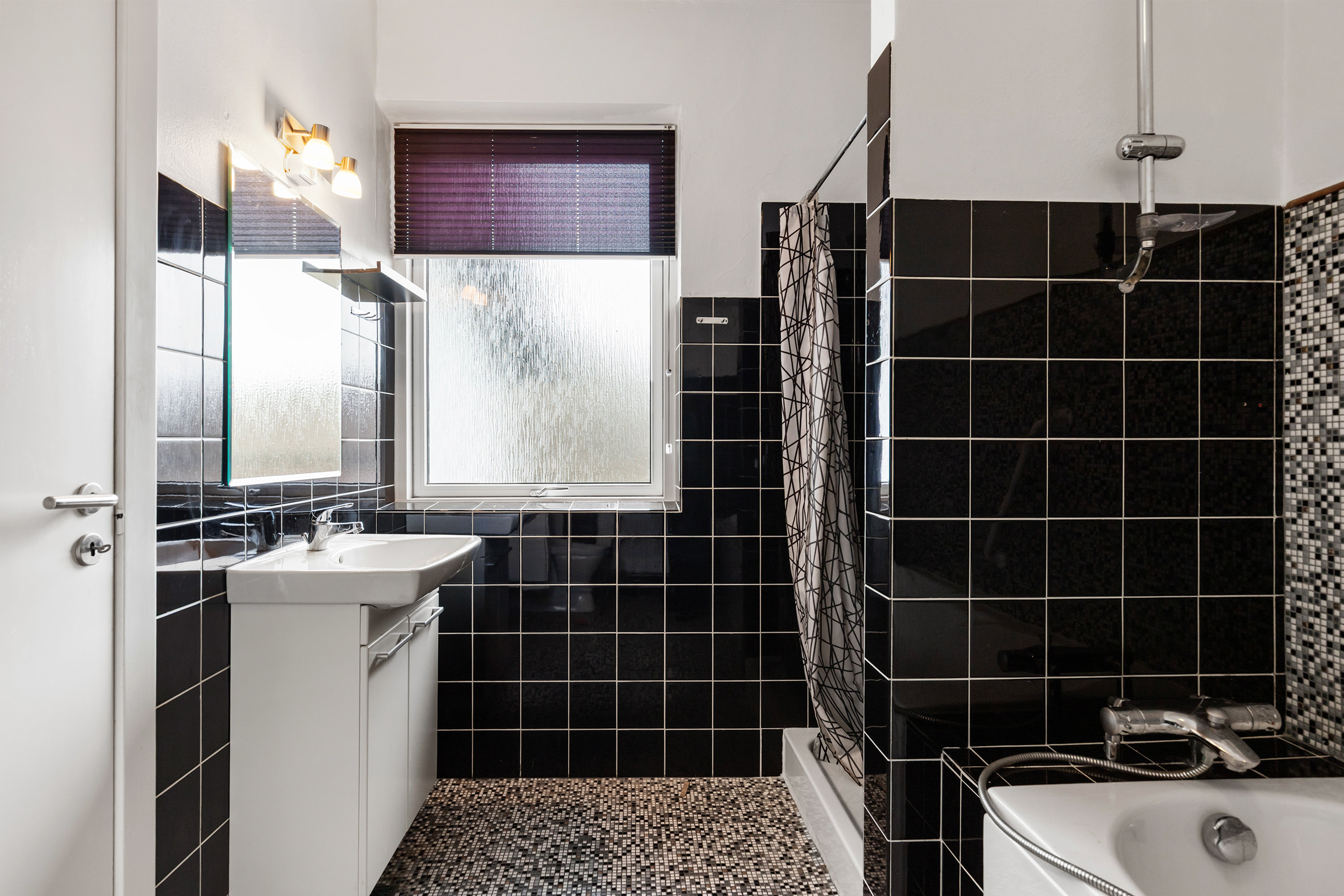 Fremhævet badeværelse billede i fuldskærmstilstand. Billede af Hammershøj 33, Øland, 9460 Brovst