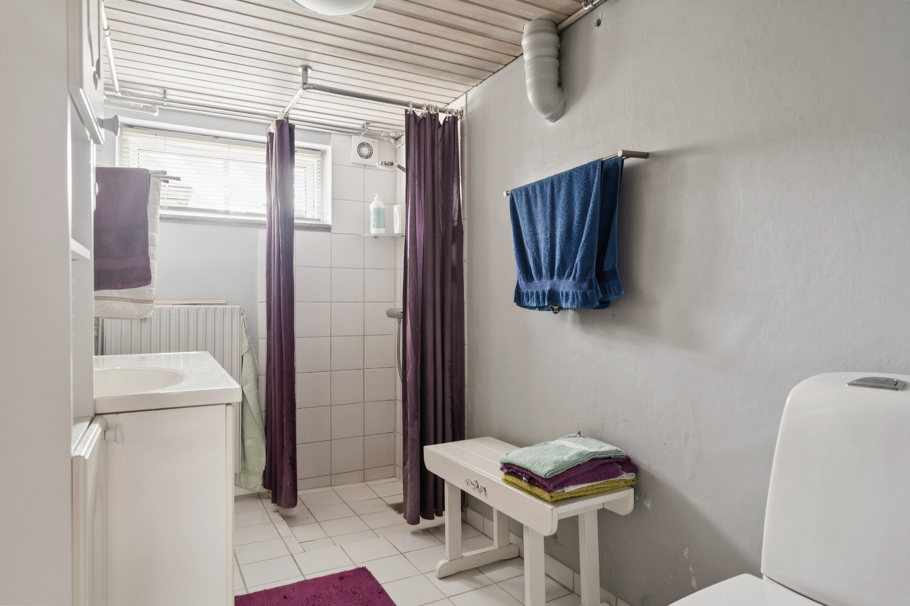 Fremhævet badeværelse billede i fuldskærmstilstand. Billede af Mørksvej 9, 8840 Rødkærsbro