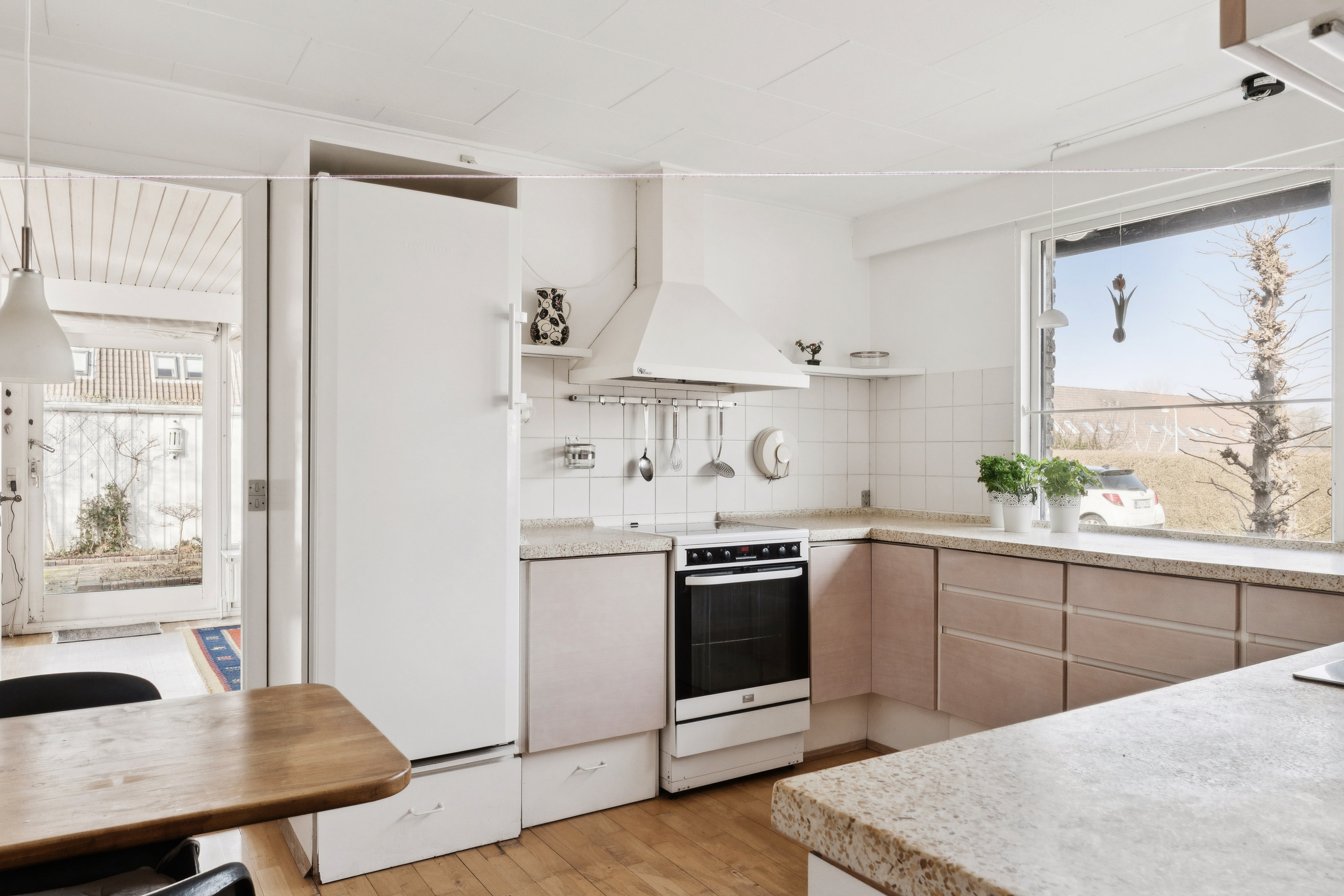 Fremhævet køkken billede i fuldskærmstilstand. Billede af Mosegård Park 127, 3500 Værløse