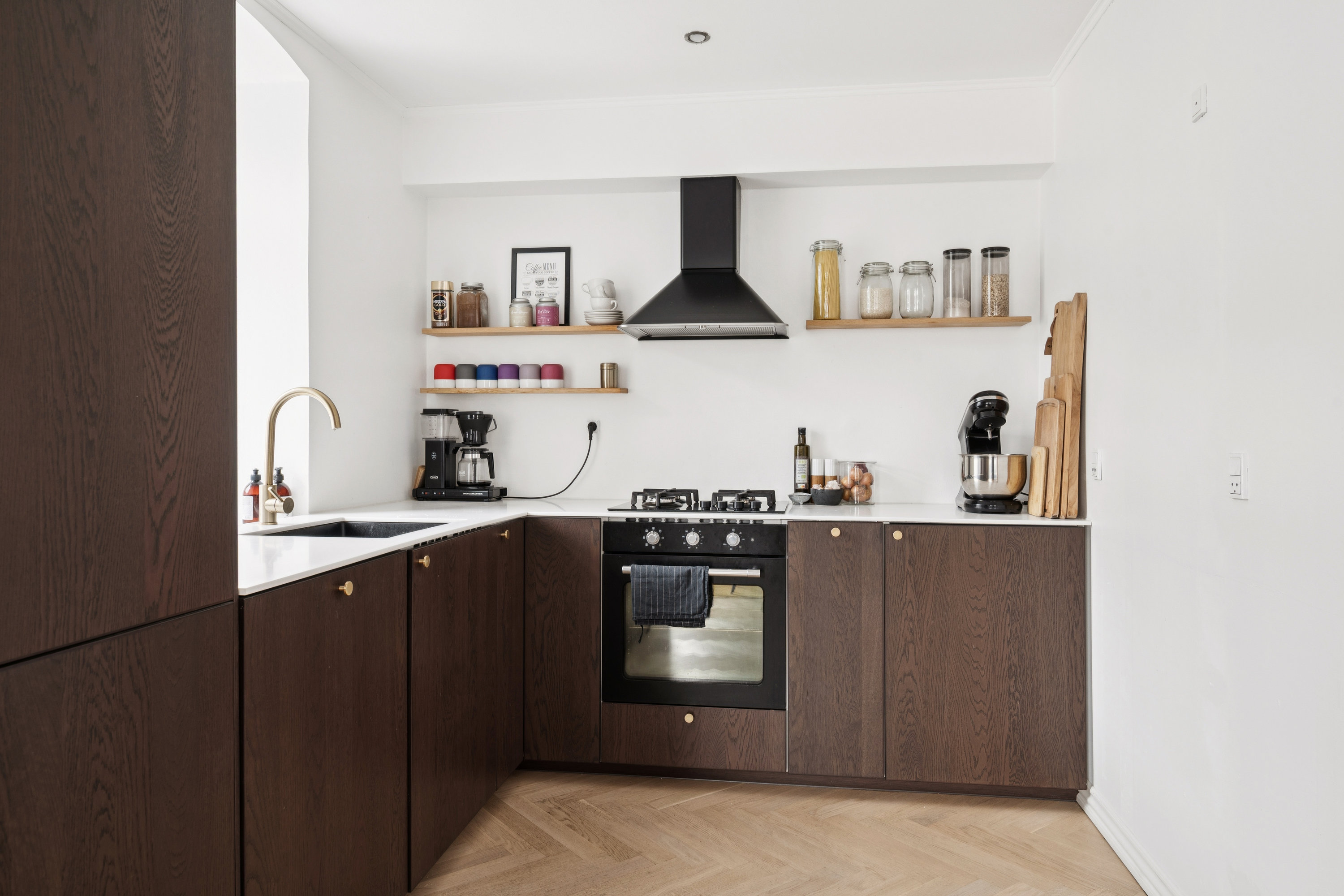 Fremhævet køkken billede i fuldskærmstilstand. Billede af Skt. Pauls Gade 36, 2. tv., 8000 Aarhus C