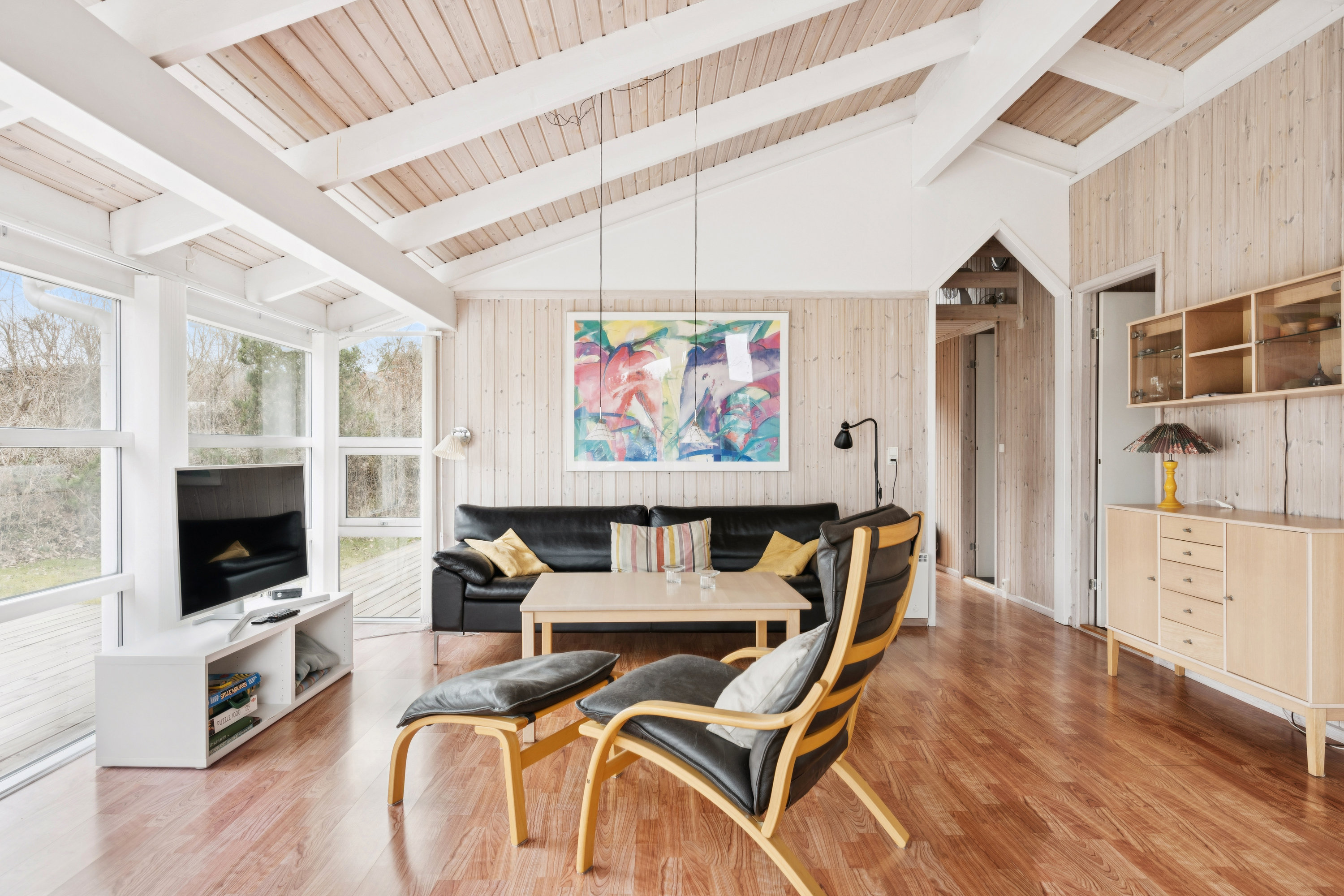 Fremhævet stue billede i fuldskærmstilstand. Billede af Mågevangen 20A, Lyngsbæk Strand, 8400 Ebeltoft