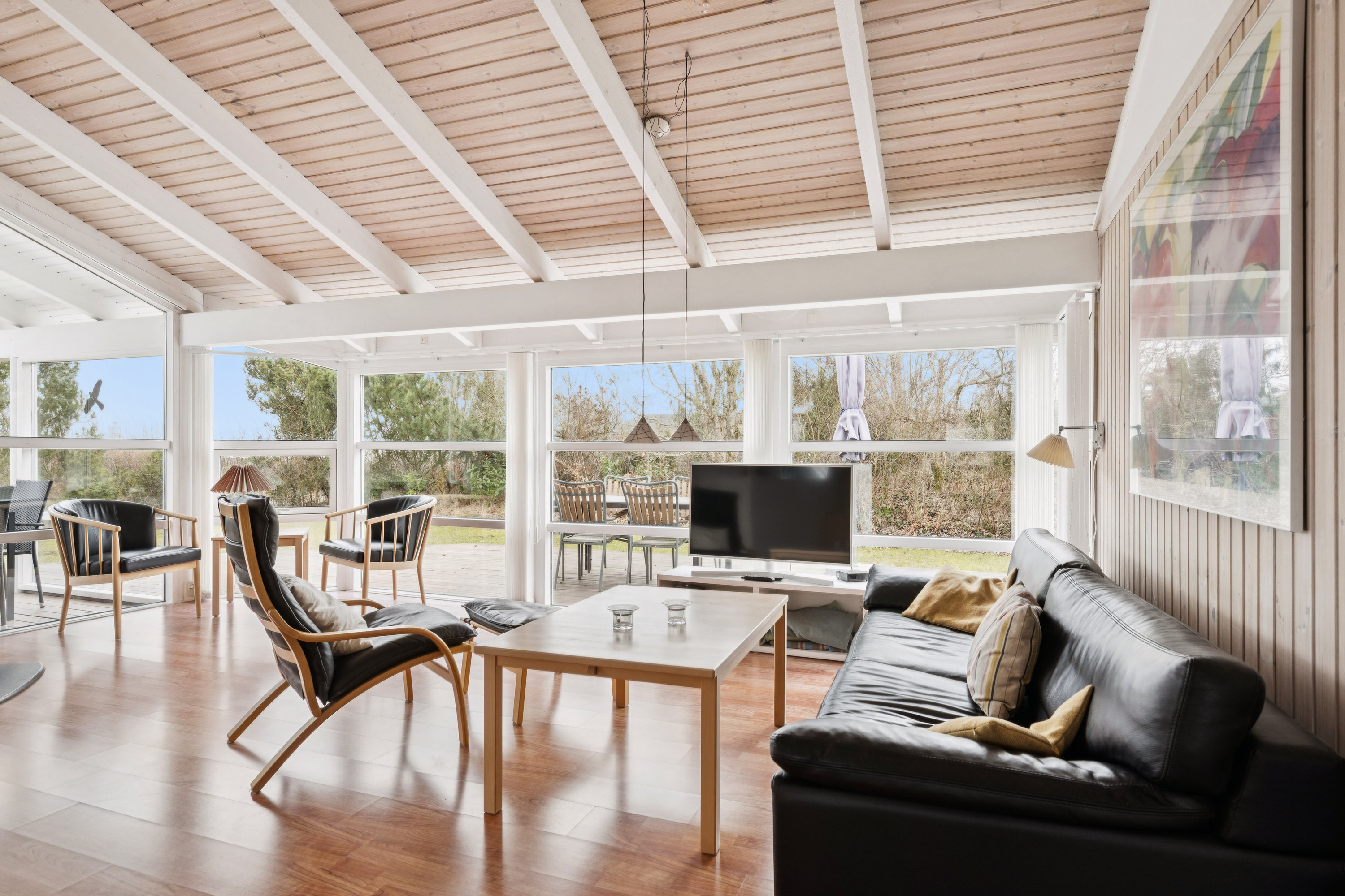 Fremhævet stue billede i fuldskærmstilstand. Billede af Mågevangen 20A, Lyngsbæk Strand, 8400 Ebeltoft