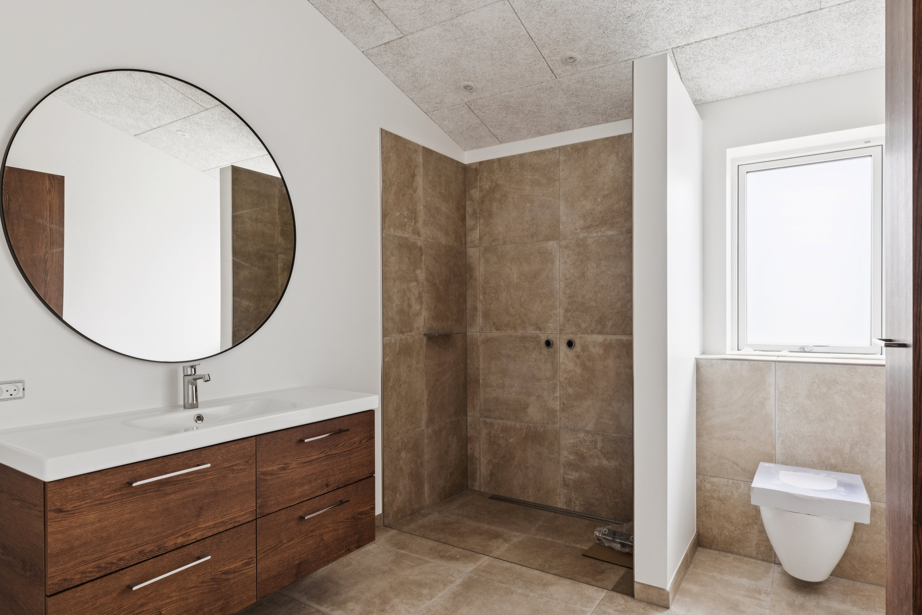 Fremhævet badeværelse billede i fuldskærmstilstand. Billede af Tønnesens Vej 28, 6760 Ribe