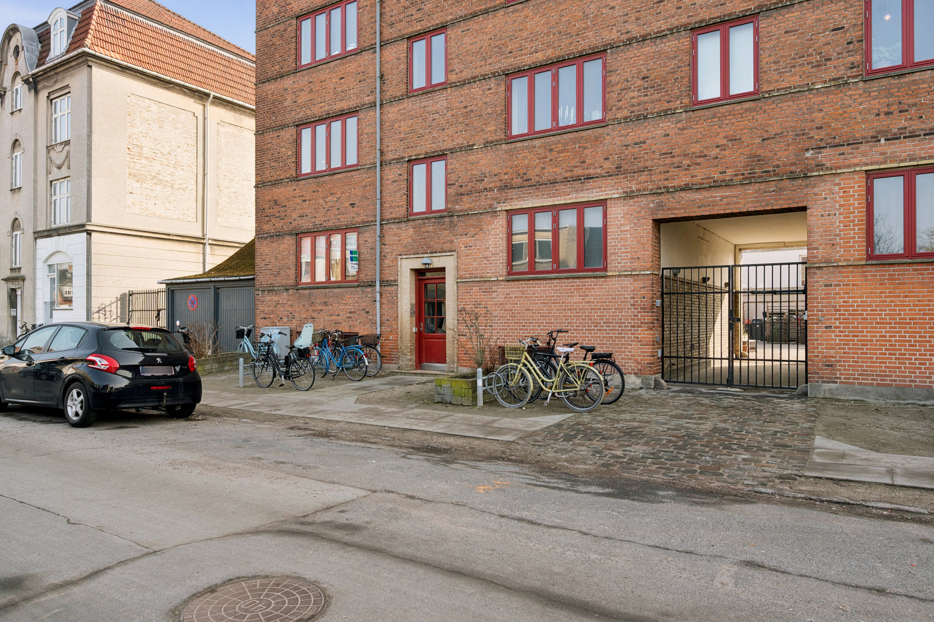 Fremhævet andet billede i fuldskærmstilstand. Billede af Karensgade 10, st.. tv., 2500 Valby