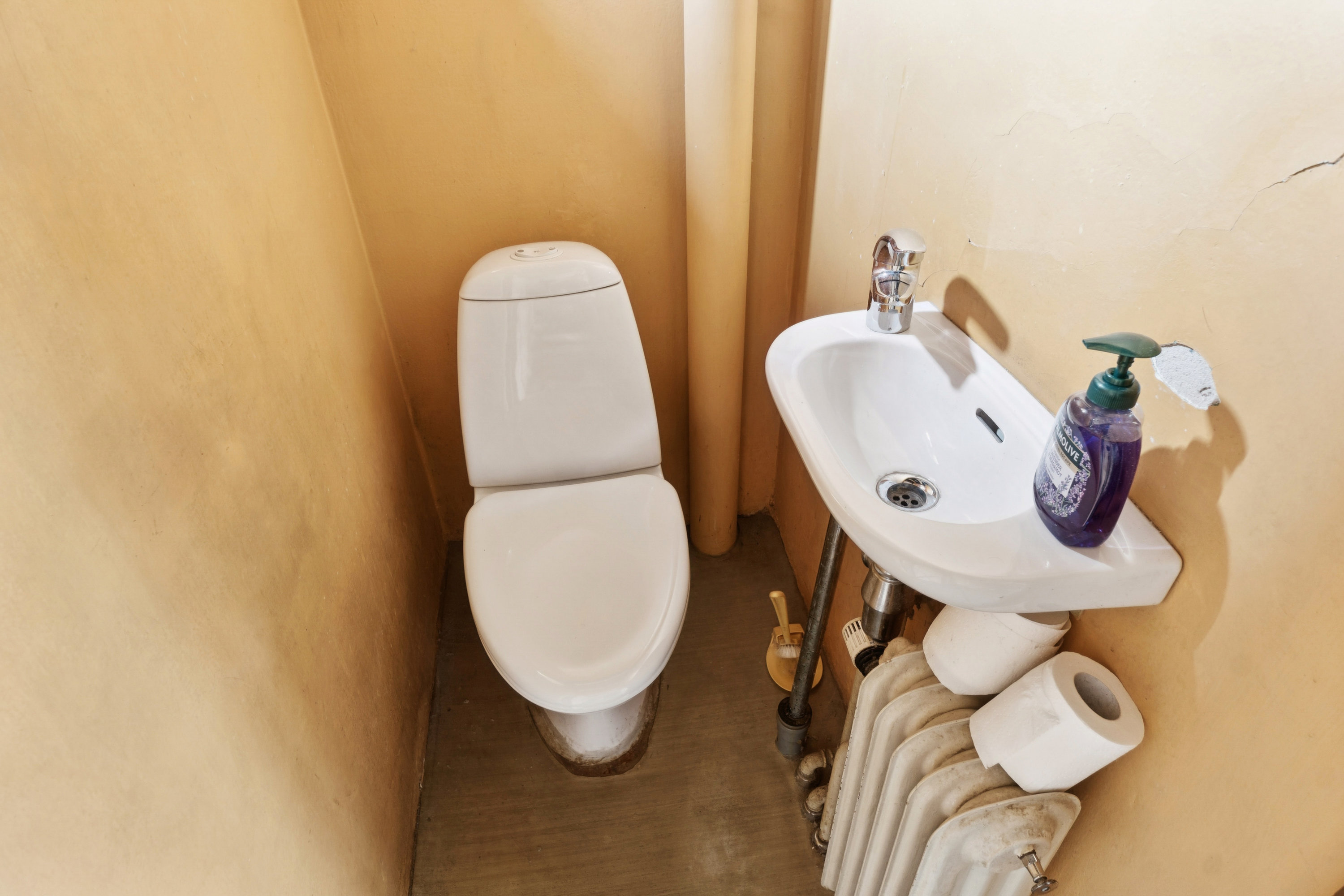 Fremhævet toilet billede i fuldskærmstilstand. Billede af Brorsonsvej 6, 8260 Viby J