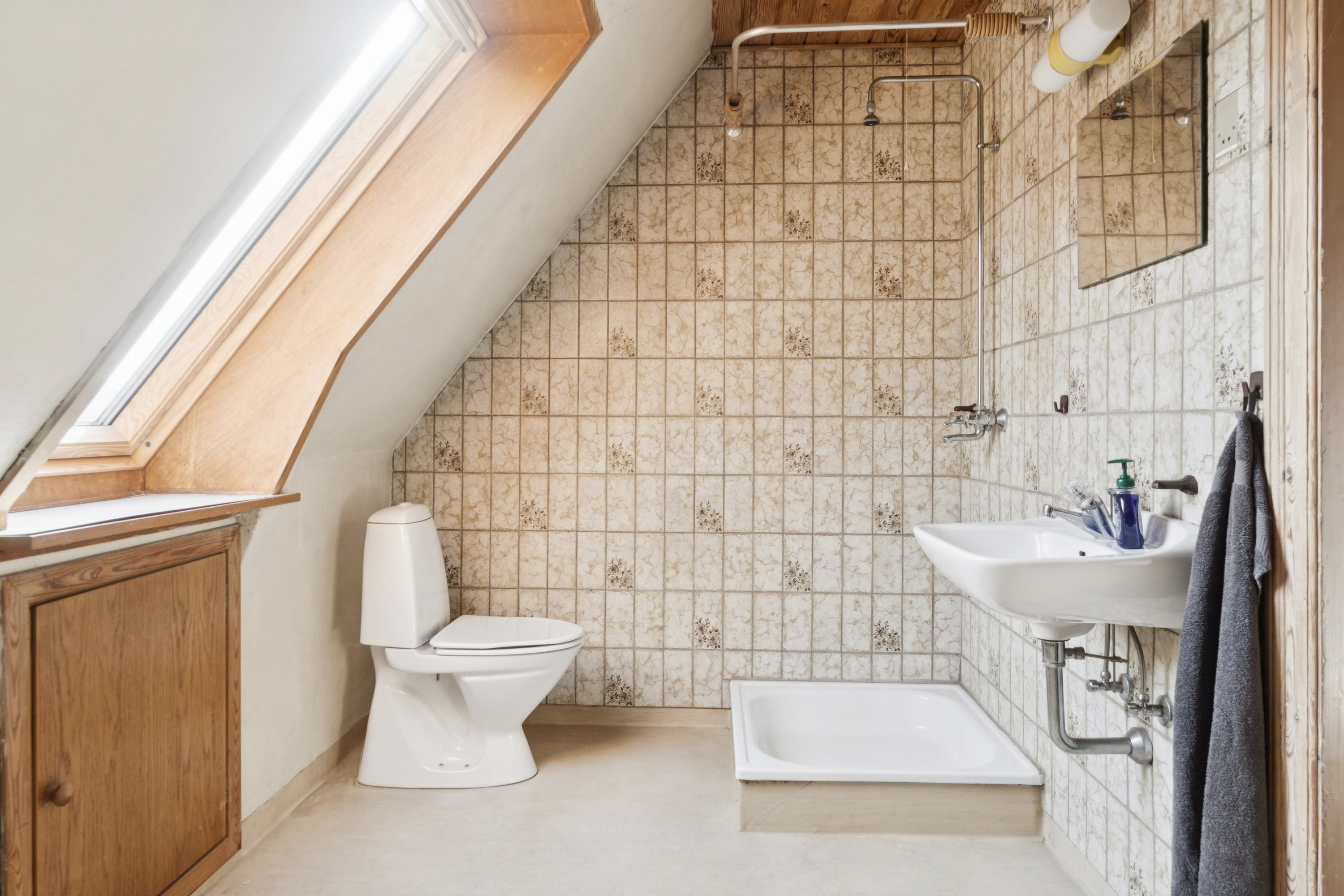 Fremhævet badeværelse billede i fuldskærmstilstand. Billede af Brorsonsvej 6, 8260 Viby J