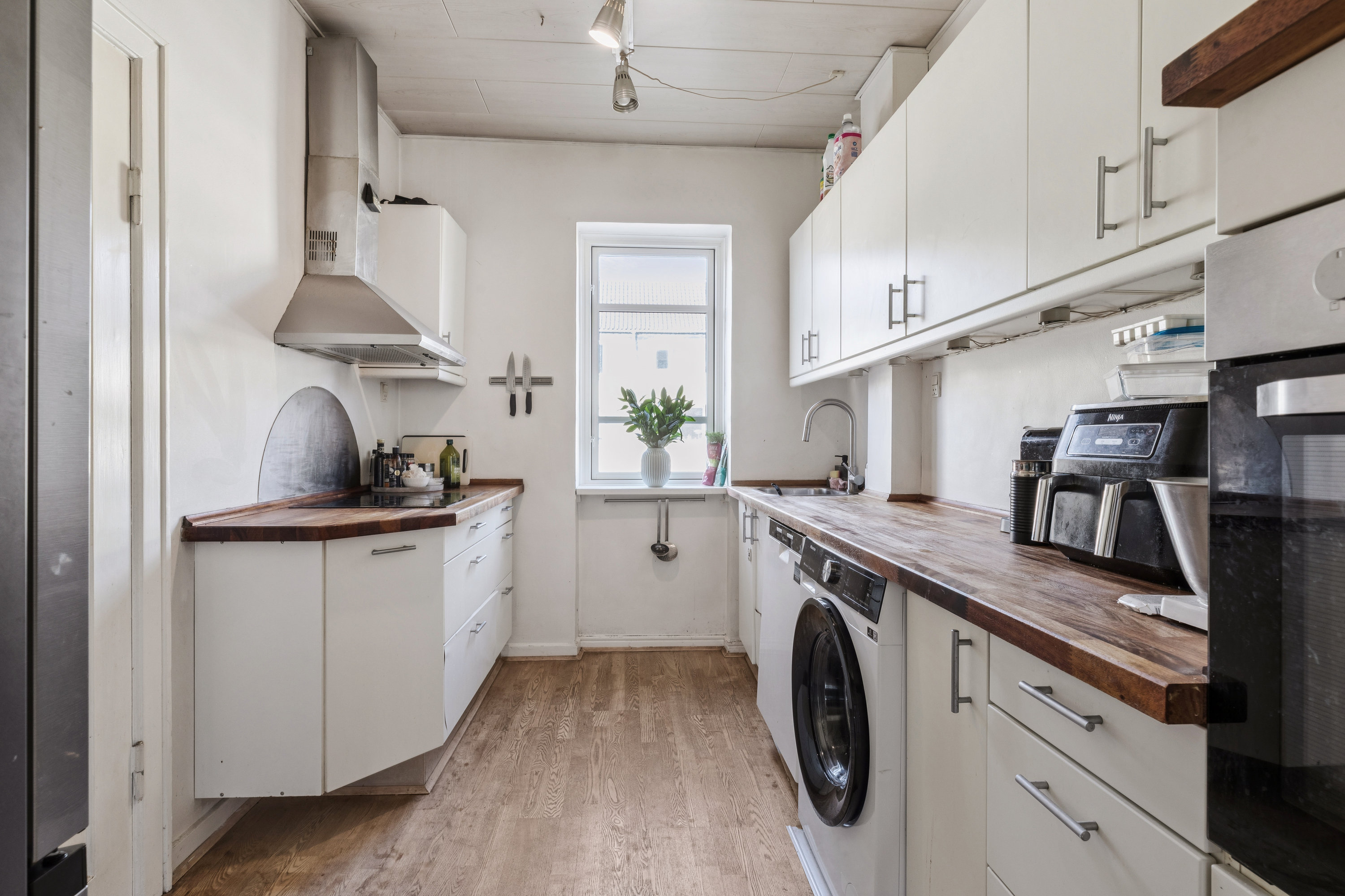 Fremhævet køkken billede i fuldskærmstilstand. Billede af Peter Bangs Vej 101, 2. th., 2000 Frederiksberg