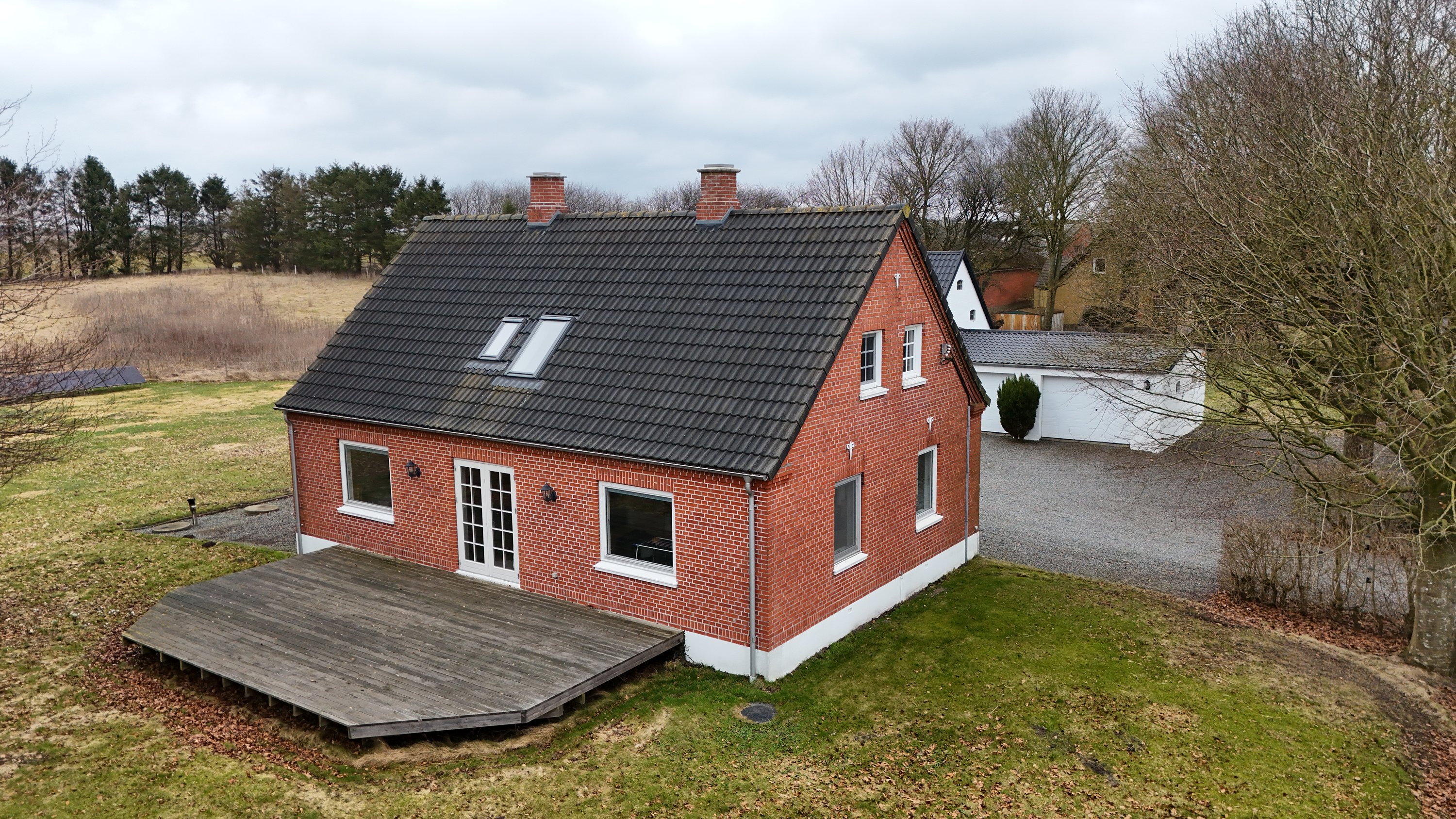 Fremhævet drone billede i fuldskærmstilstand. Billede af Skovmosevej 45, Rørbæk, 9500 Hobro