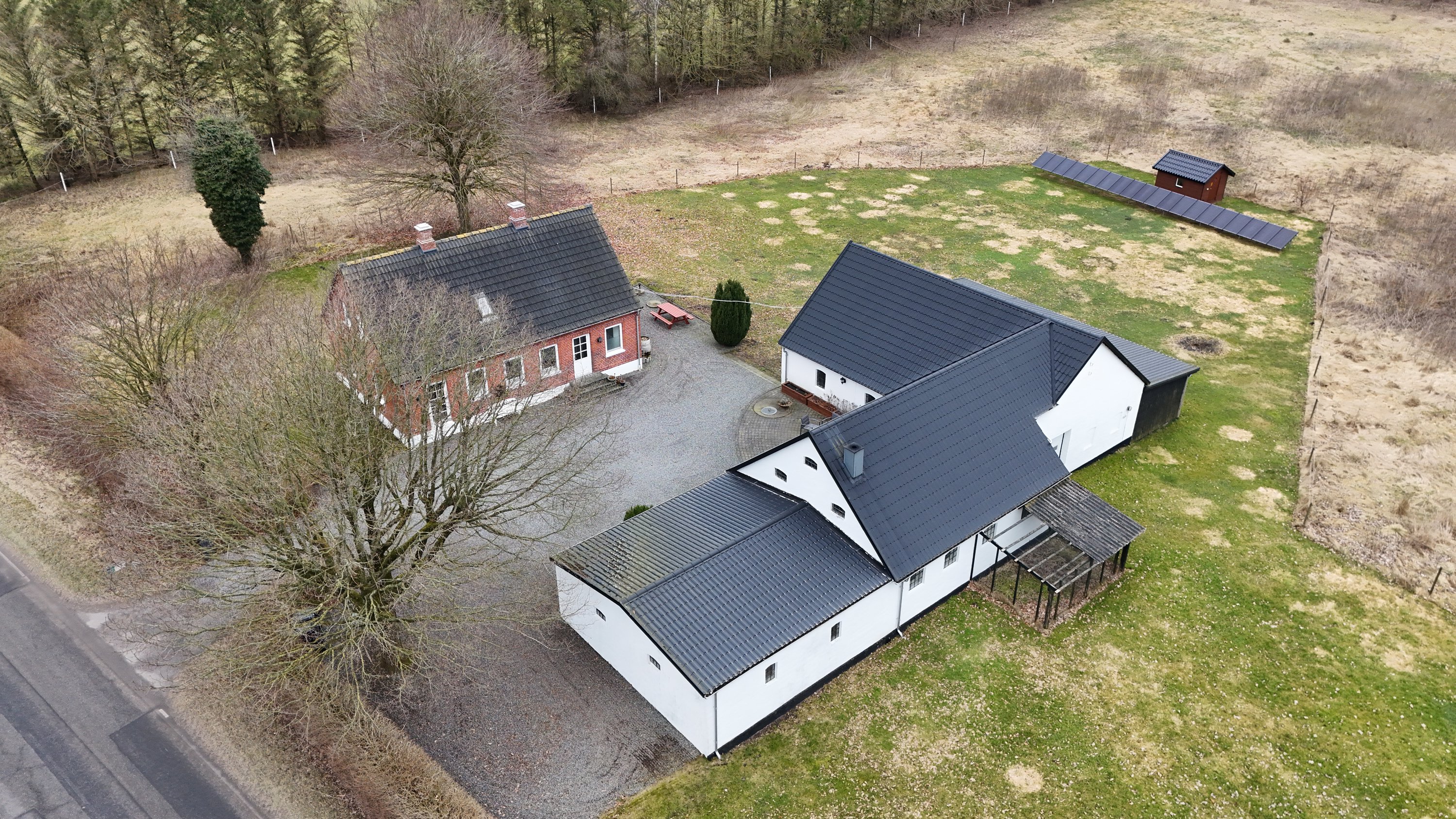 Fremhævet drone billede i fuldskærmstilstand. Billede af Skovmosevej 45, Rørbæk, 9500 Hobro