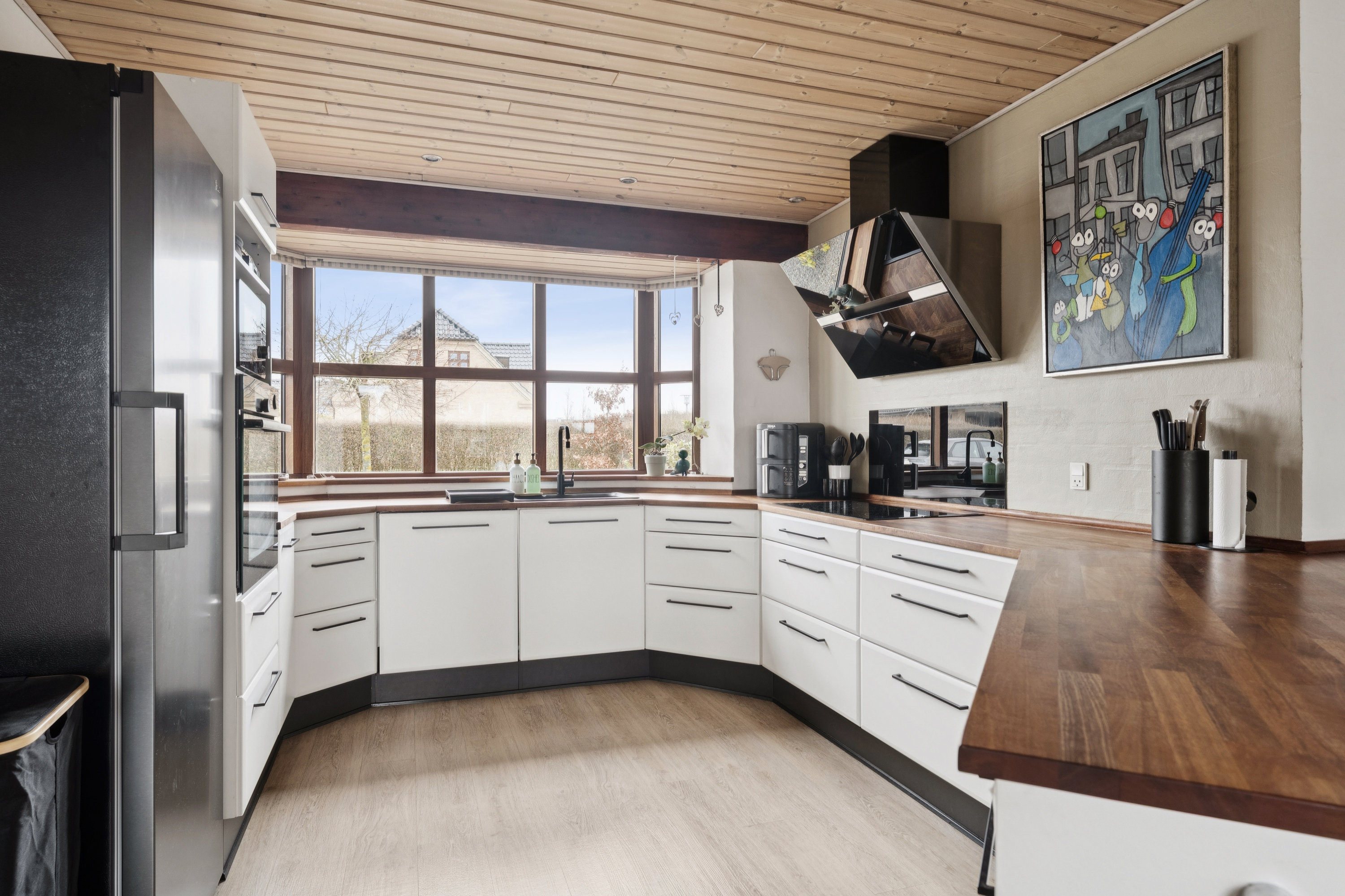 Fremhævet køkken billede i fuldskærmstilstand. Billede af Højvangen 33, 8981 Spentrup