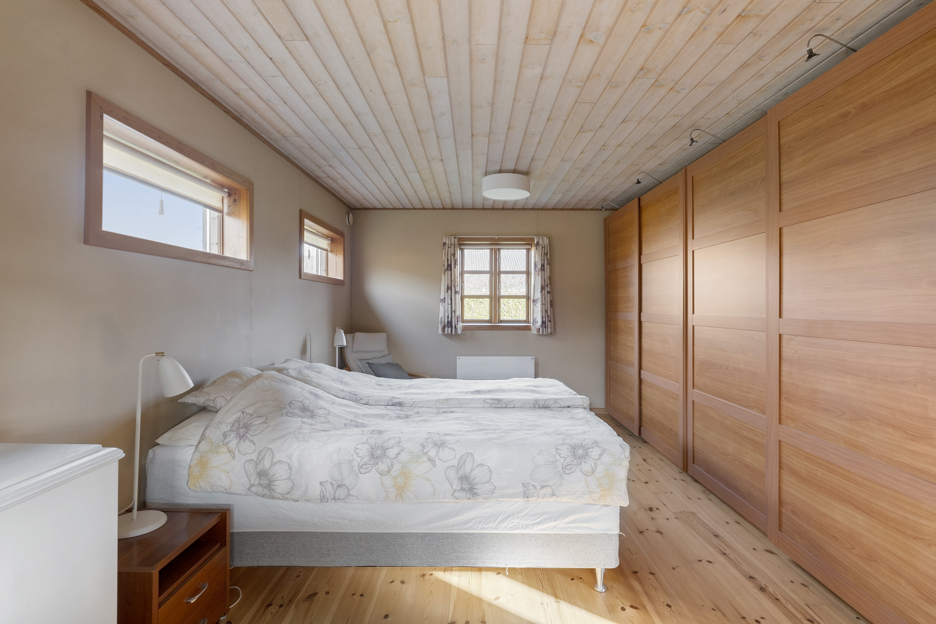 Fremhævet soveværelse billede i fuldskærmstilstand. Billede af Korsbjergvej 11, 3520 Farum