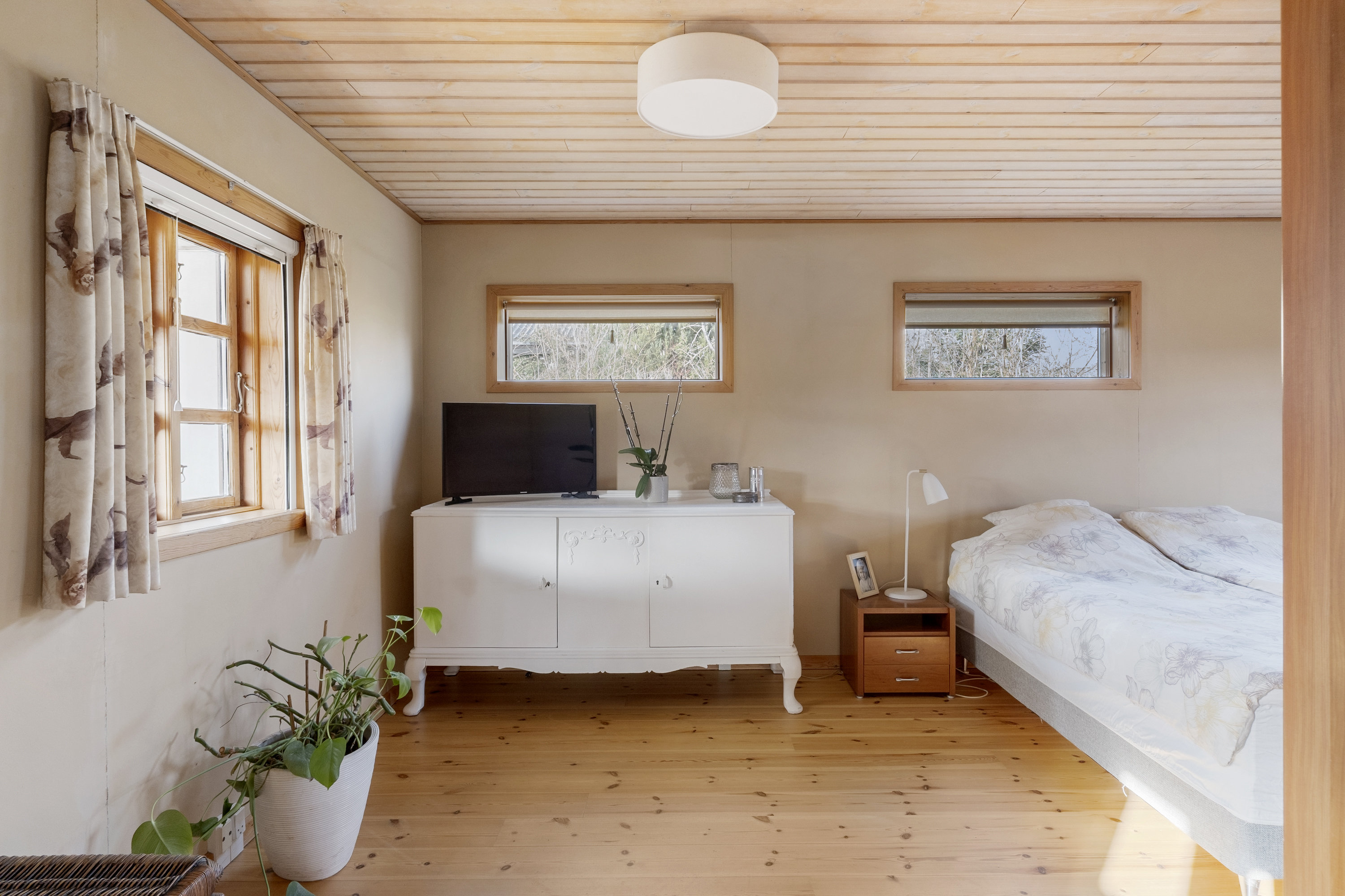 Fremhævet soveværelse billede i fuldskærmstilstand. Billede af Korsbjergvej 11, 3520 Farum