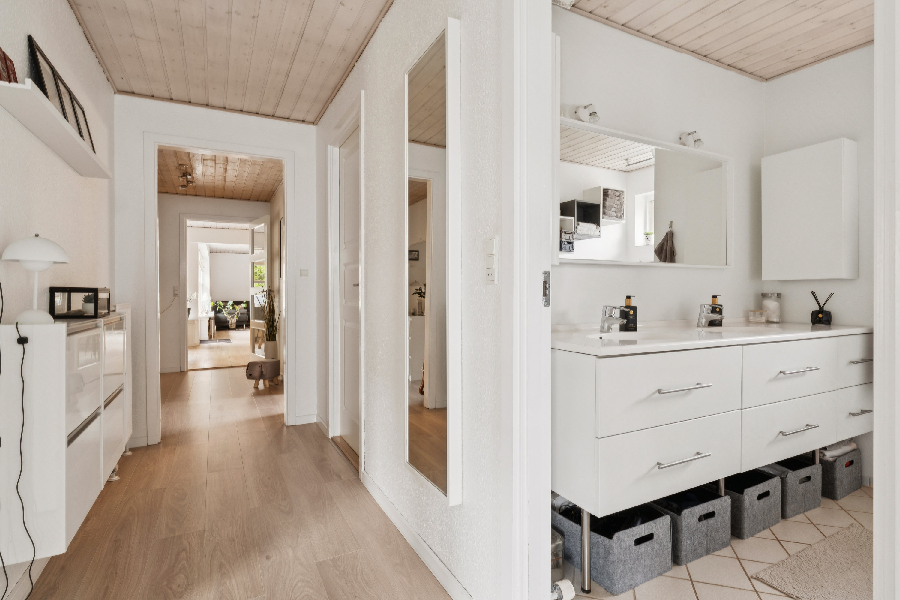 Fremhævet gang billede i fuldskærmstilstand. Billede af Skovbakken 9, 9530 Støvring