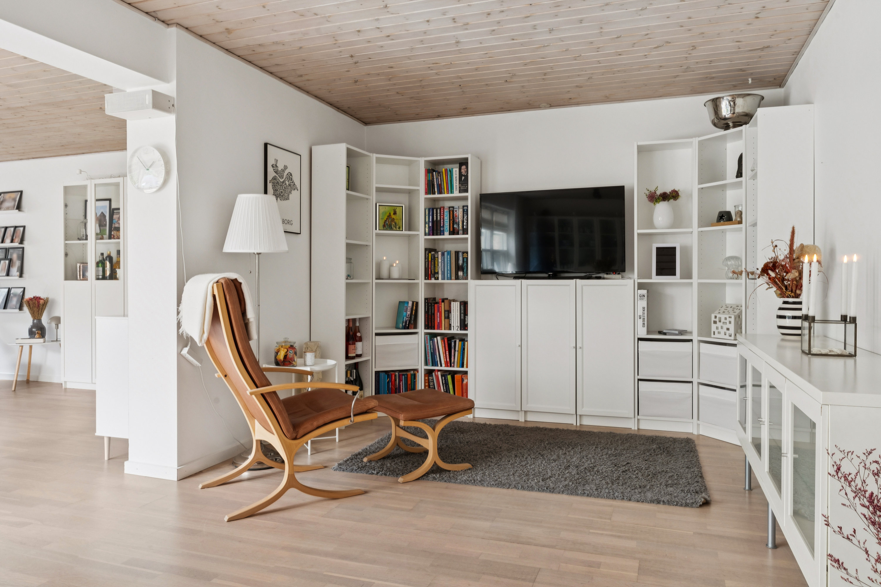 Fremhævet stue billede i fuldskærmstilstand. Billede af Skovbakken 9, 9530 Støvring