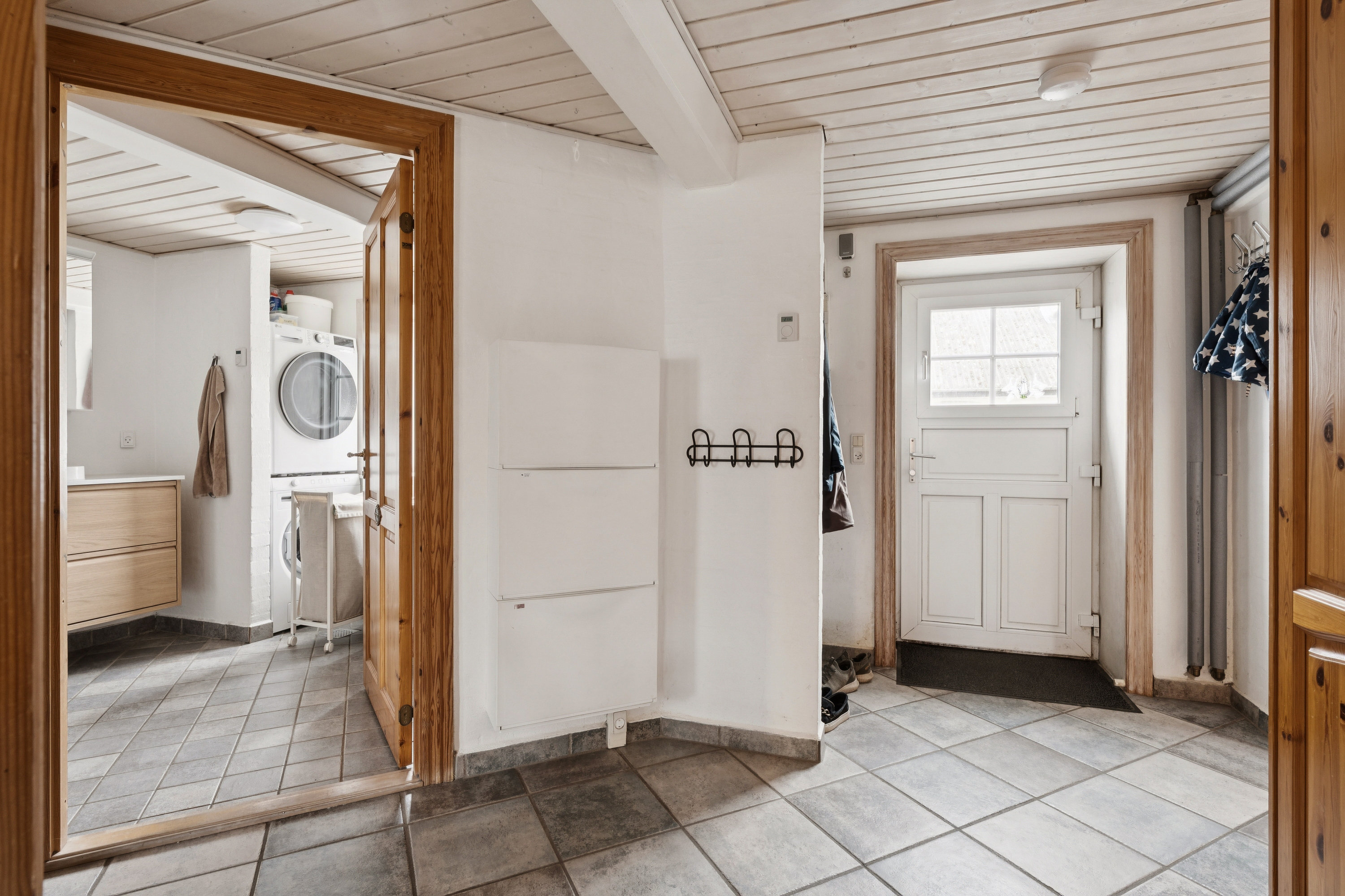 Fremhævet gang billede i fuldskærmstilstand. Billede af Enggårdsvej 33, Sørup, 9530 Støvring