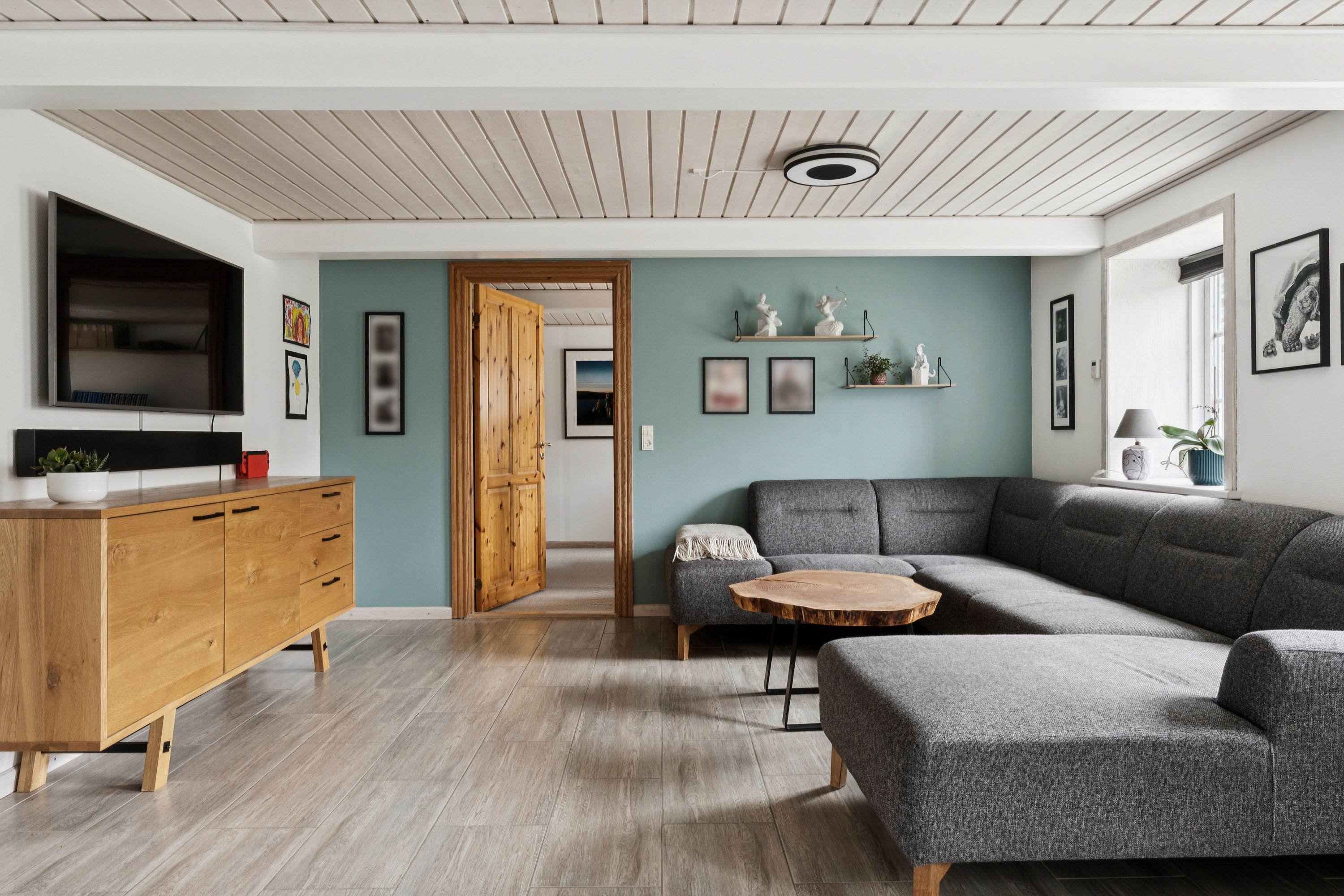 Fremhævet stue billede i fuldskærmstilstand. Billede af Enggårdsvej 33, Sørup, 9530 Støvring