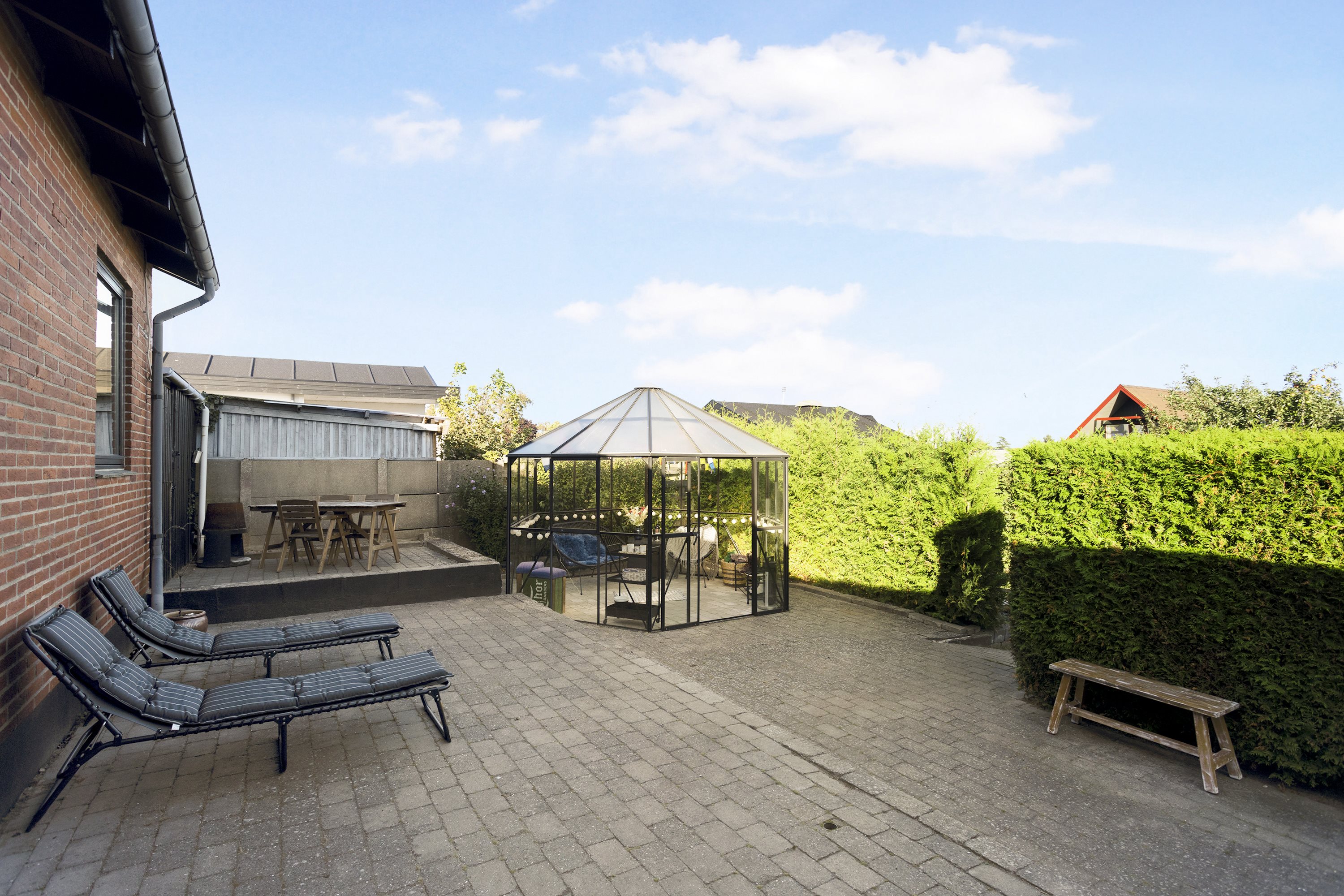 Fremhævet terrasse billede i fuldskærmstilstand. Billede af Olfert Fischers Vej 4, 9900 Frederikshavn