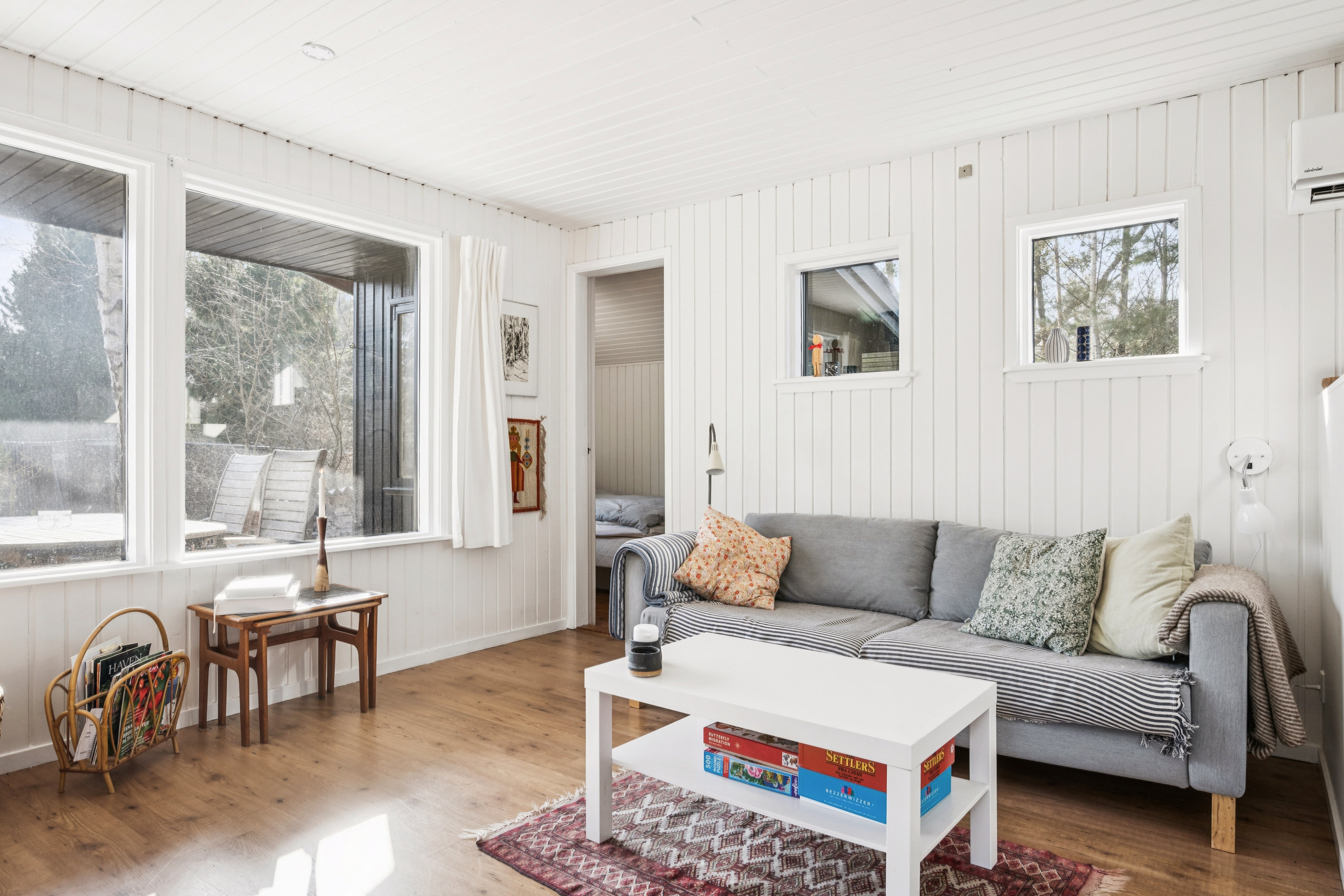 Fremhævet stue billede i fuldskærmstilstand. Billede af Svalevej 13, Fuglslev, 8400 Ebeltoft