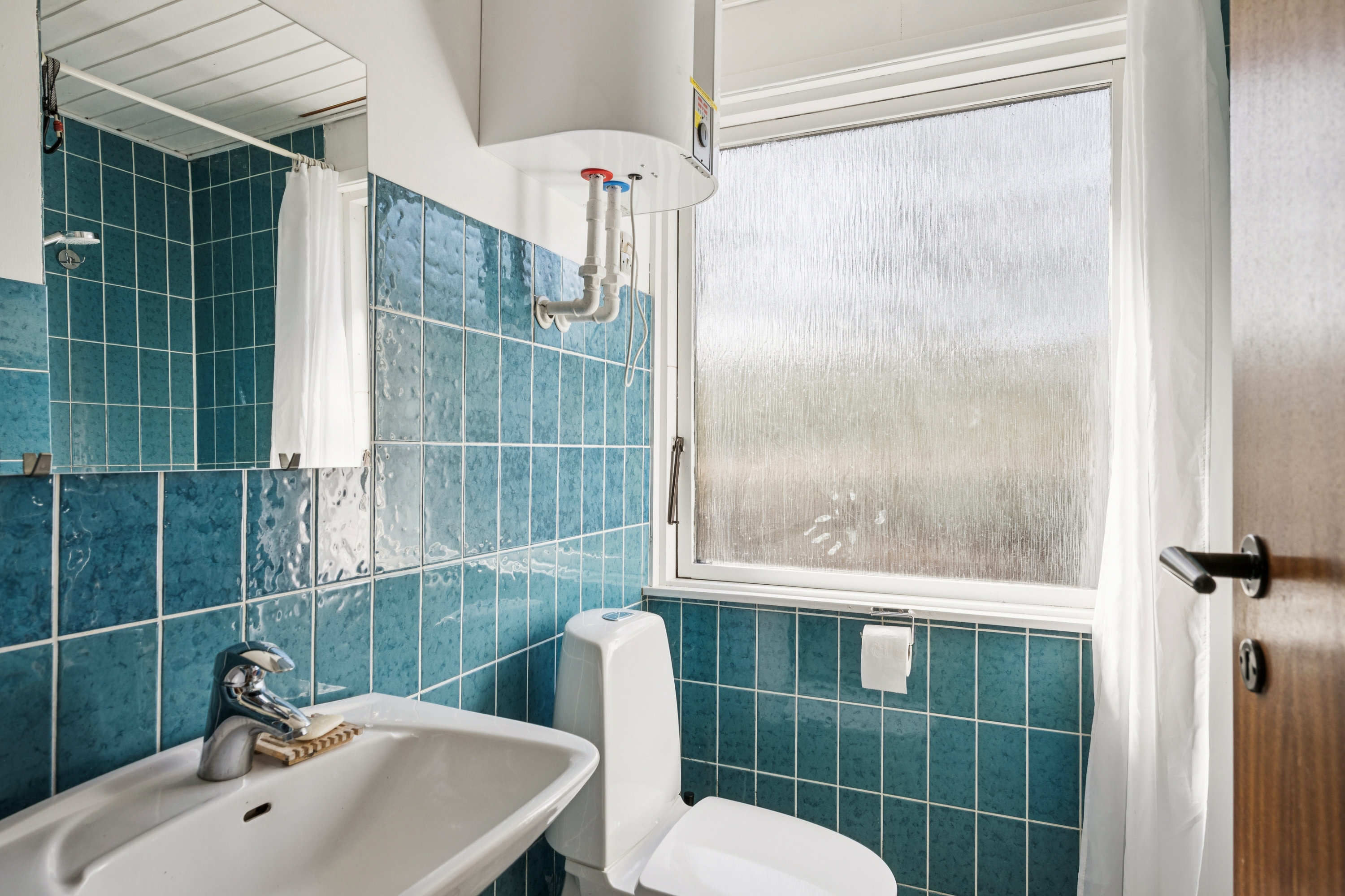 Fremhævet badeværelse billede i fuldskærmstilstand. Billede af Svalevej 13, Fuglslev, 8400 Ebeltoft