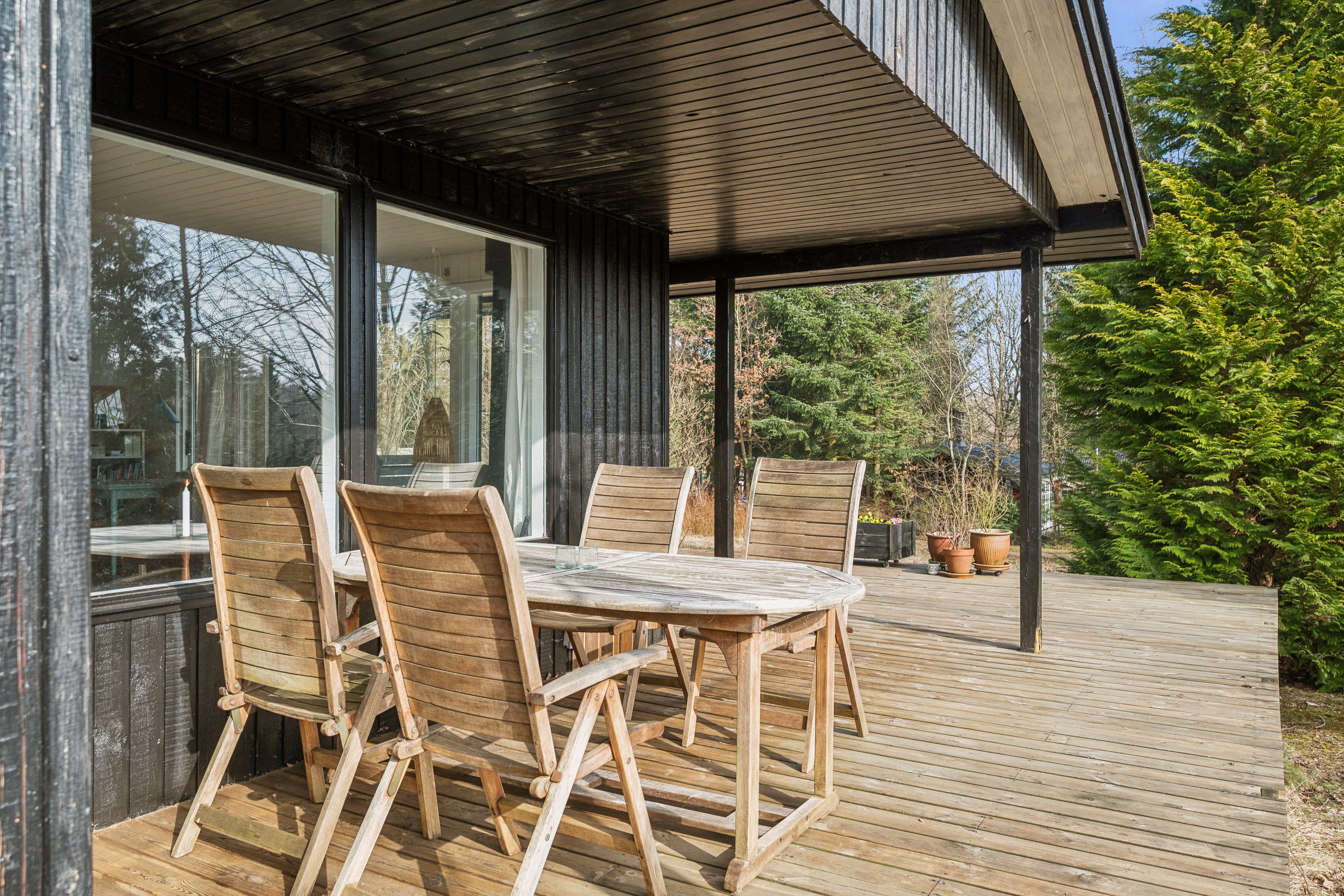 Fremhævet terrasse billede i fuldskærmstilstand. Billede af Svalevej 13, Fuglslev, 8400 Ebeltoft