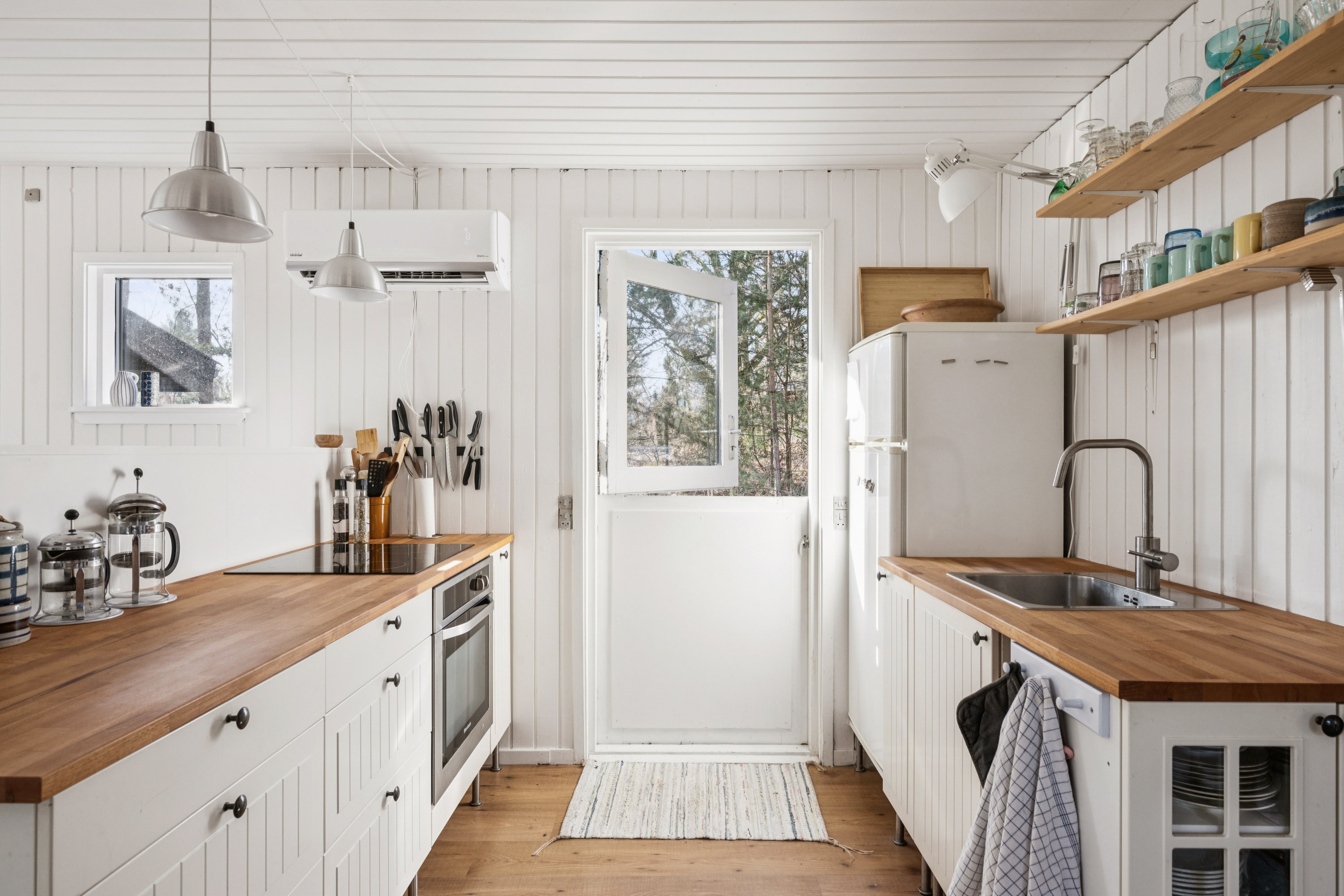 Fremhævet køkken billede i fuldskærmstilstand. Billede af Svalevej 13, Fuglslev, 8400 Ebeltoft