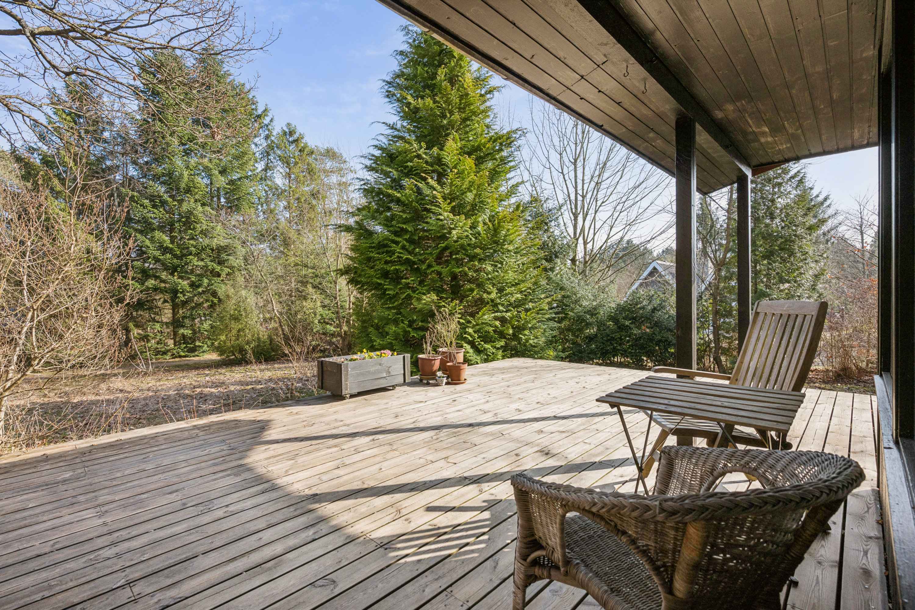 Fremhævet terrasse billede i fuldskærmstilstand. Billede af Svalevej 13, Fuglslev, 8400 Ebeltoft