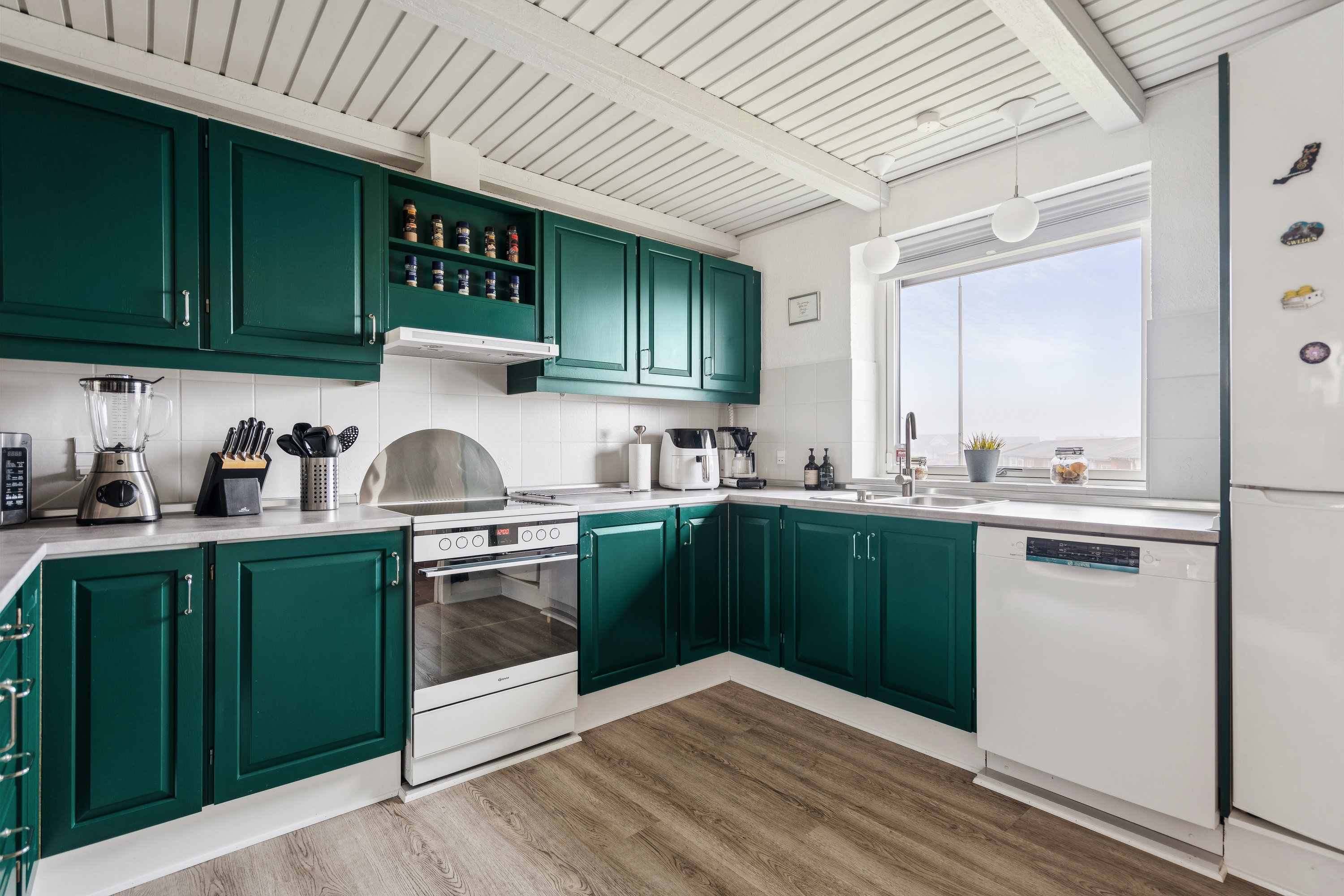 Fremhævet køkken billede i fuldskærmstilstand. Billede af Hans Jensens Alle 49, 9850 Hirtshals