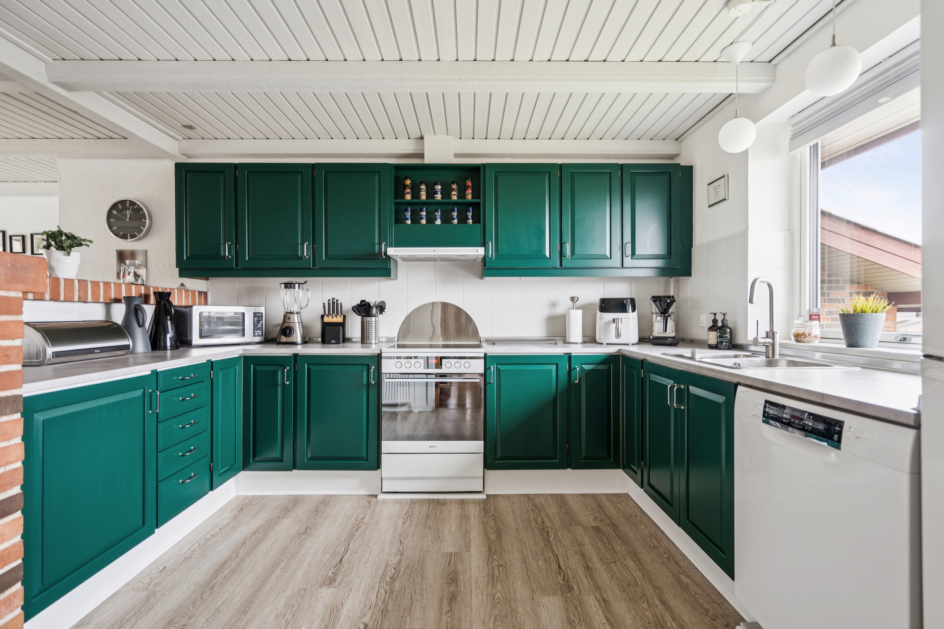 Fremhævet køkken billede i fuldskærmstilstand. Billede af Hans Jensens Alle 49, 9850 Hirtshals