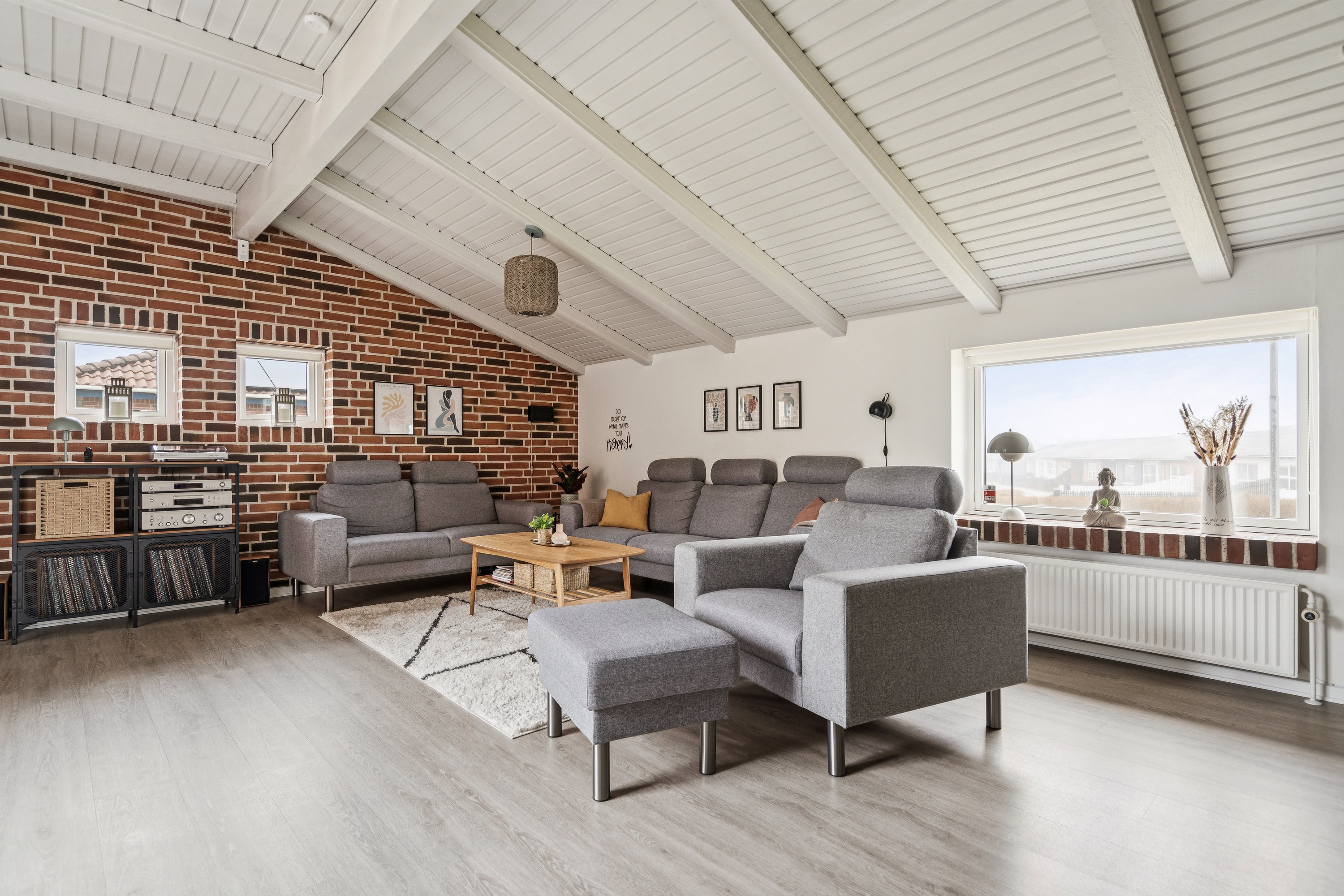 Fremhævet stue billede i fuldskærmstilstand. Billede af Hans Jensens Alle 49, 9850 Hirtshals