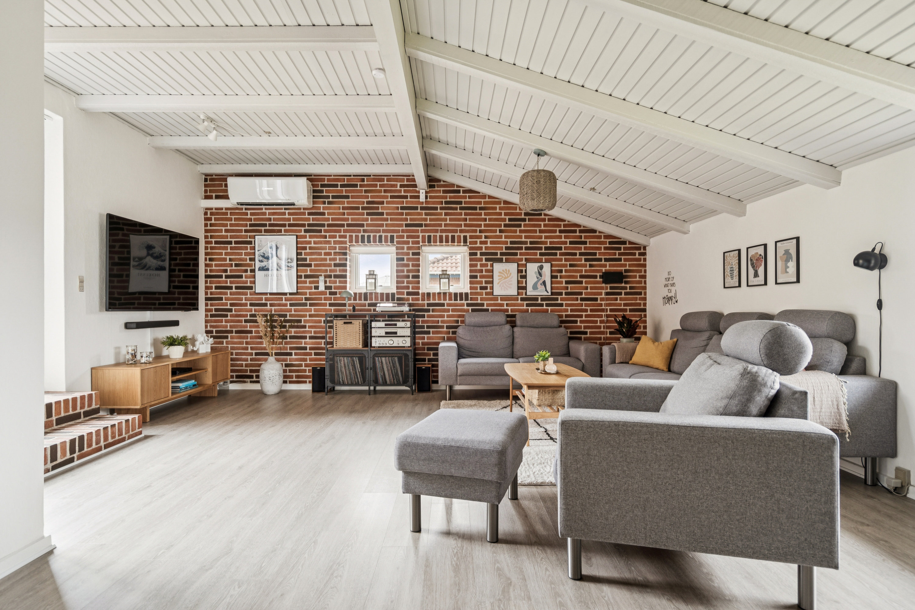 Fremhævet stue billede i fuldskærmstilstand. Billede af Hans Jensens Alle 49, 9850 Hirtshals