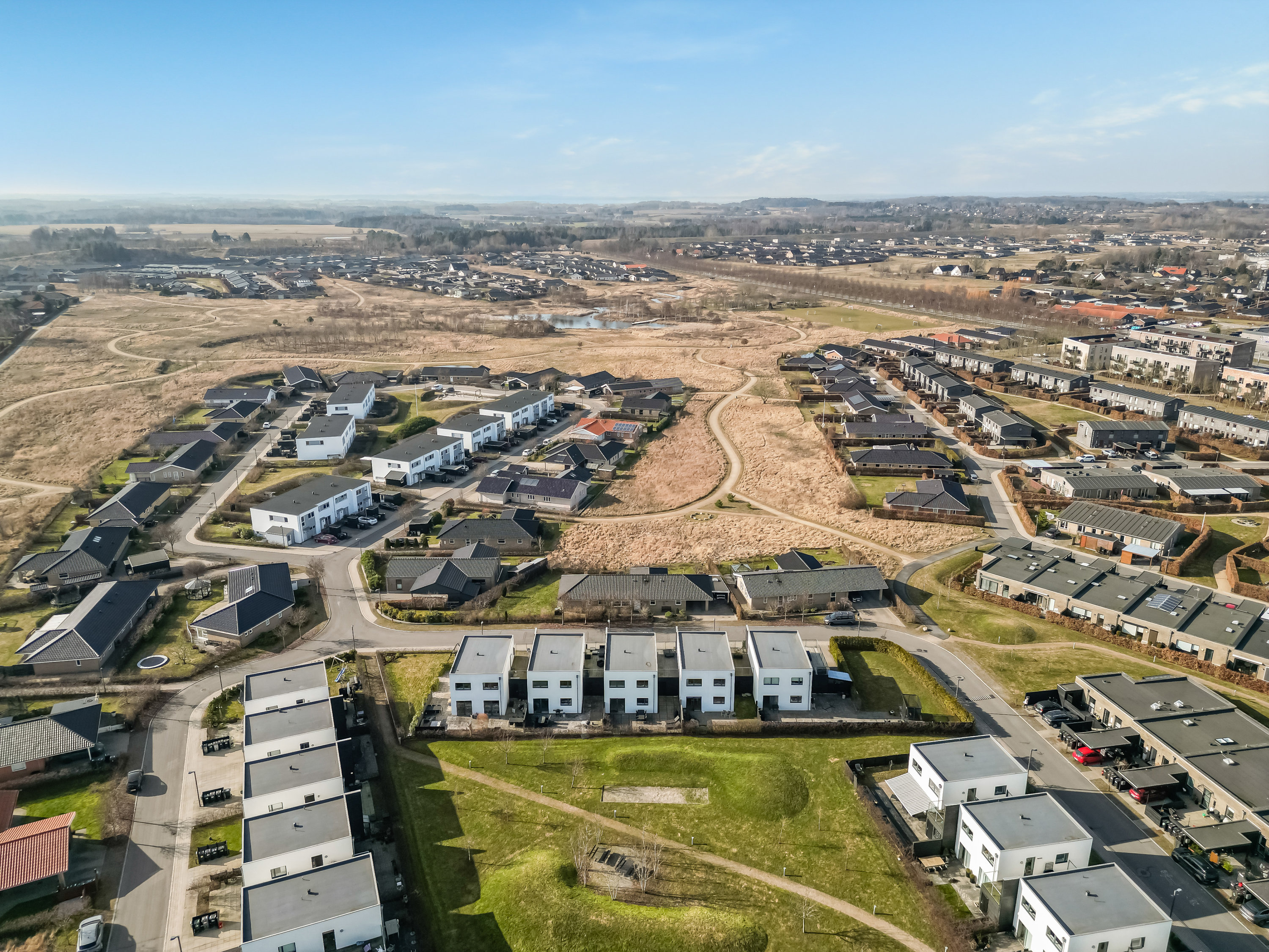 Fremhævet luftfoto billede i fuldskærmstilstand. Billede af Regnbuen 82, 3400 Hillerød