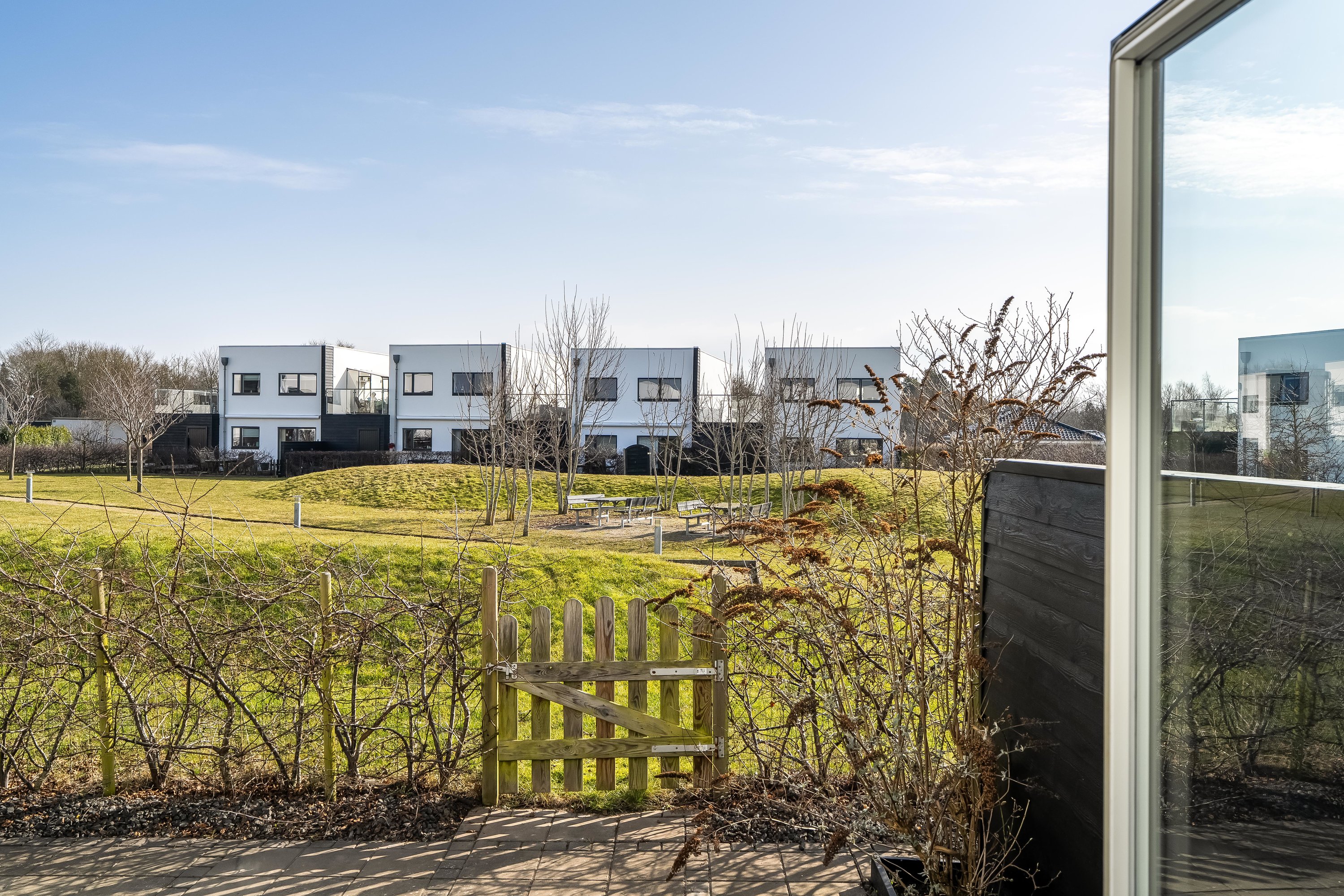 Fremhævet facade billede i fuldskærmstilstand. Billede af Regnbuen 82, 3400 Hillerød