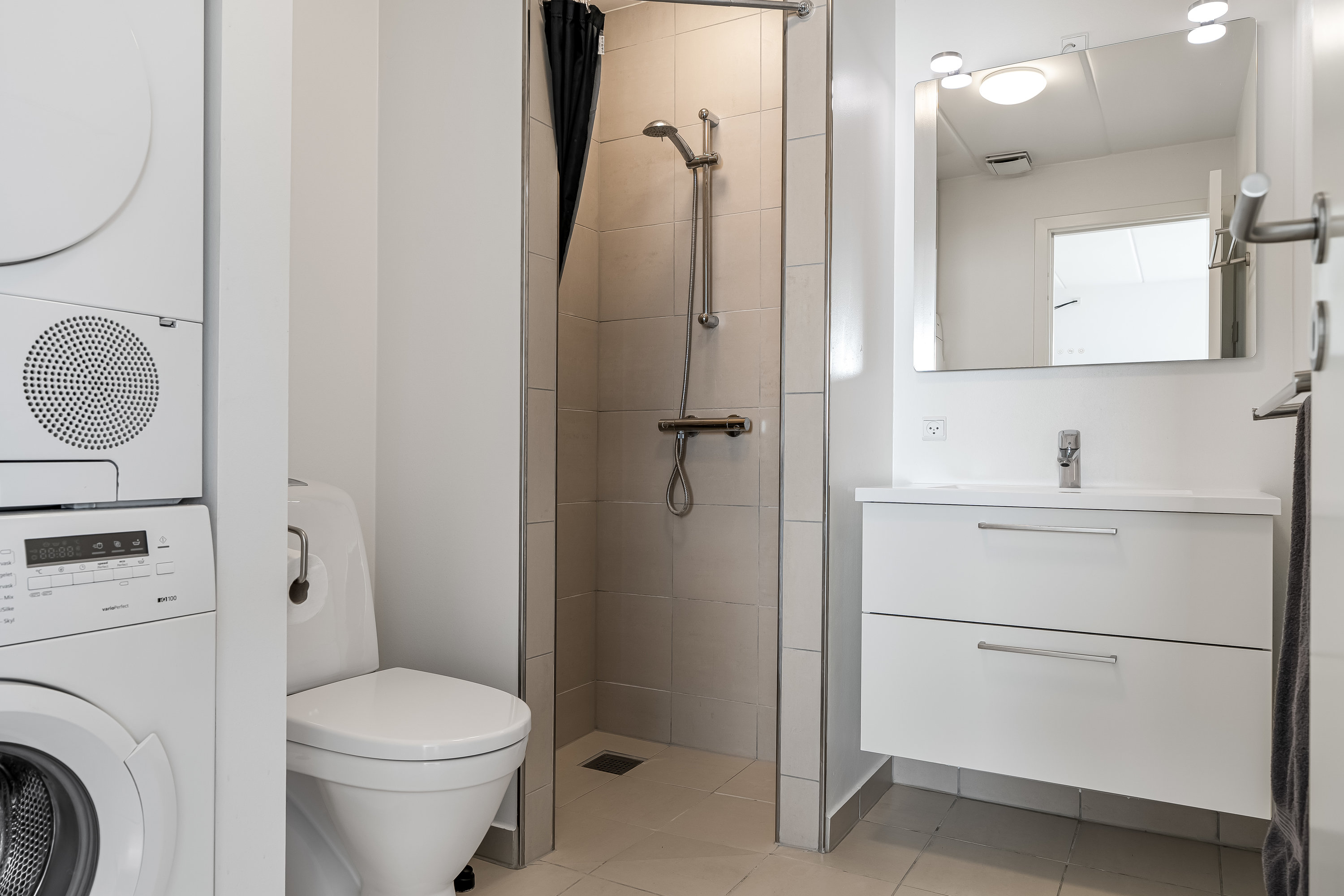 Fremhævet badeværelse billede i fuldskærmstilstand. Billede af Regnbuen 82, 3400 Hillerød