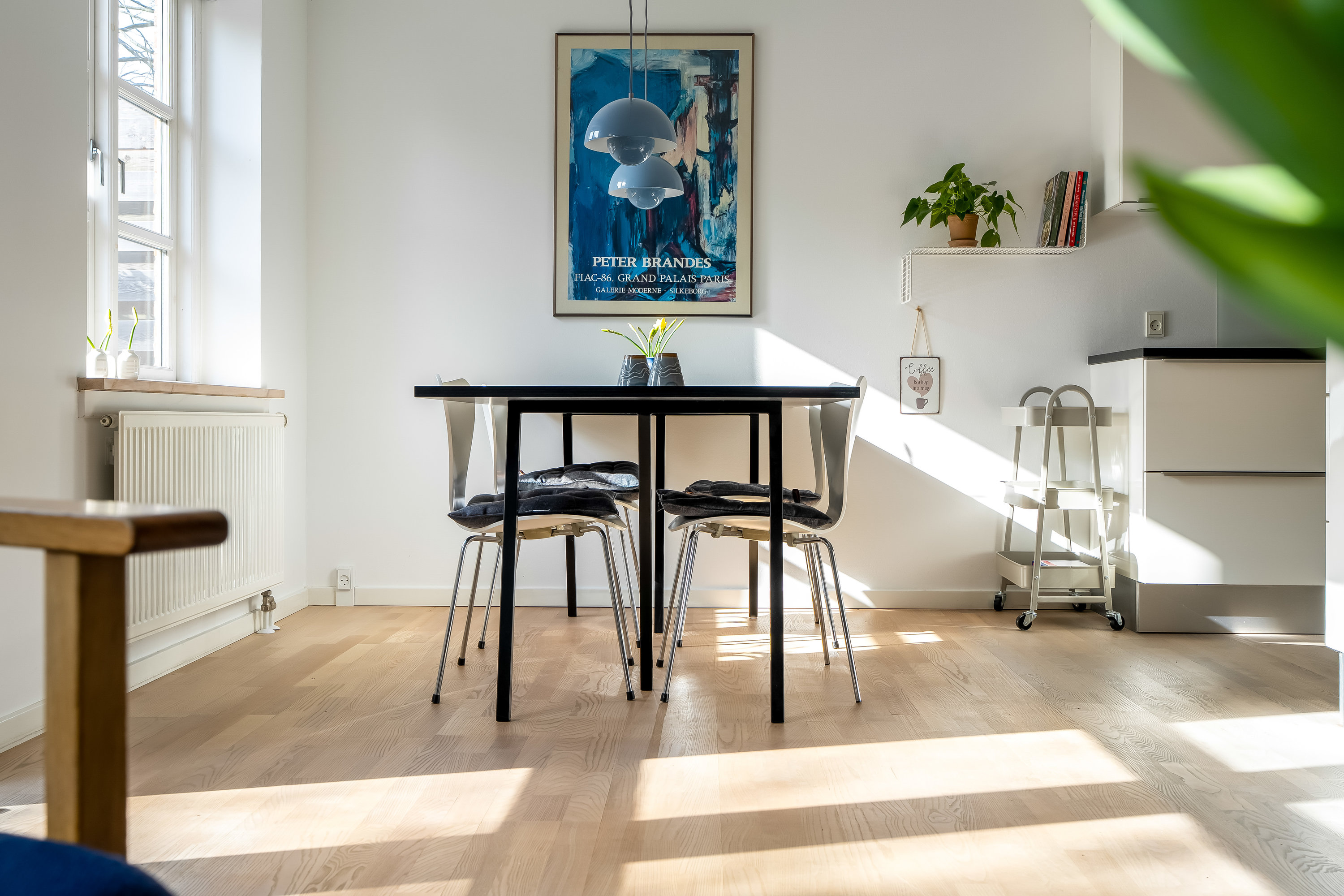 Fremhævet stue billede i fuldskærmstilstand. Billede af Københavnsvej 6F, 3400 Hillerød