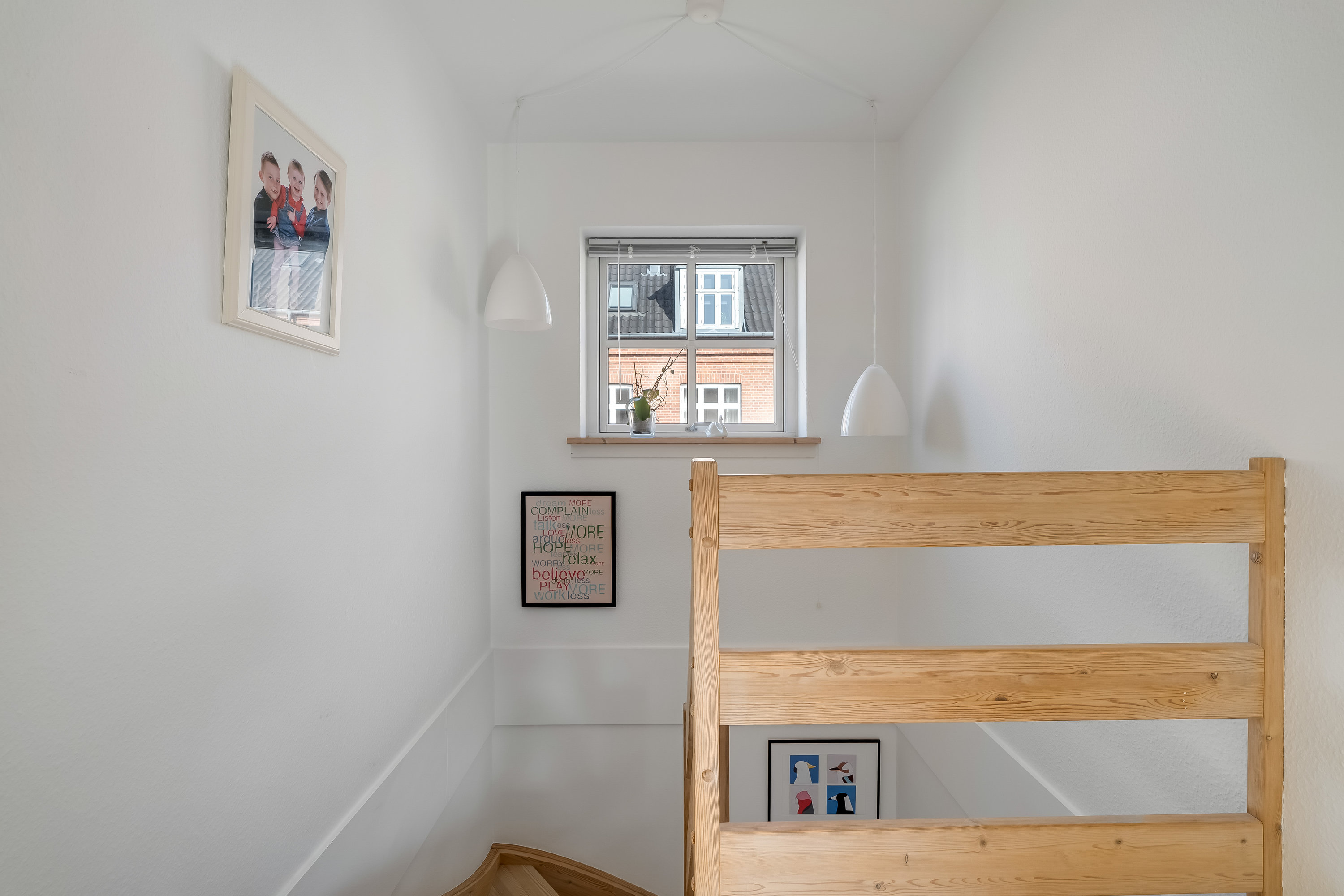 Fremhævet trappe billede i fuldskærmstilstand. Billede af Københavnsvej 6F, 3400 Hillerød