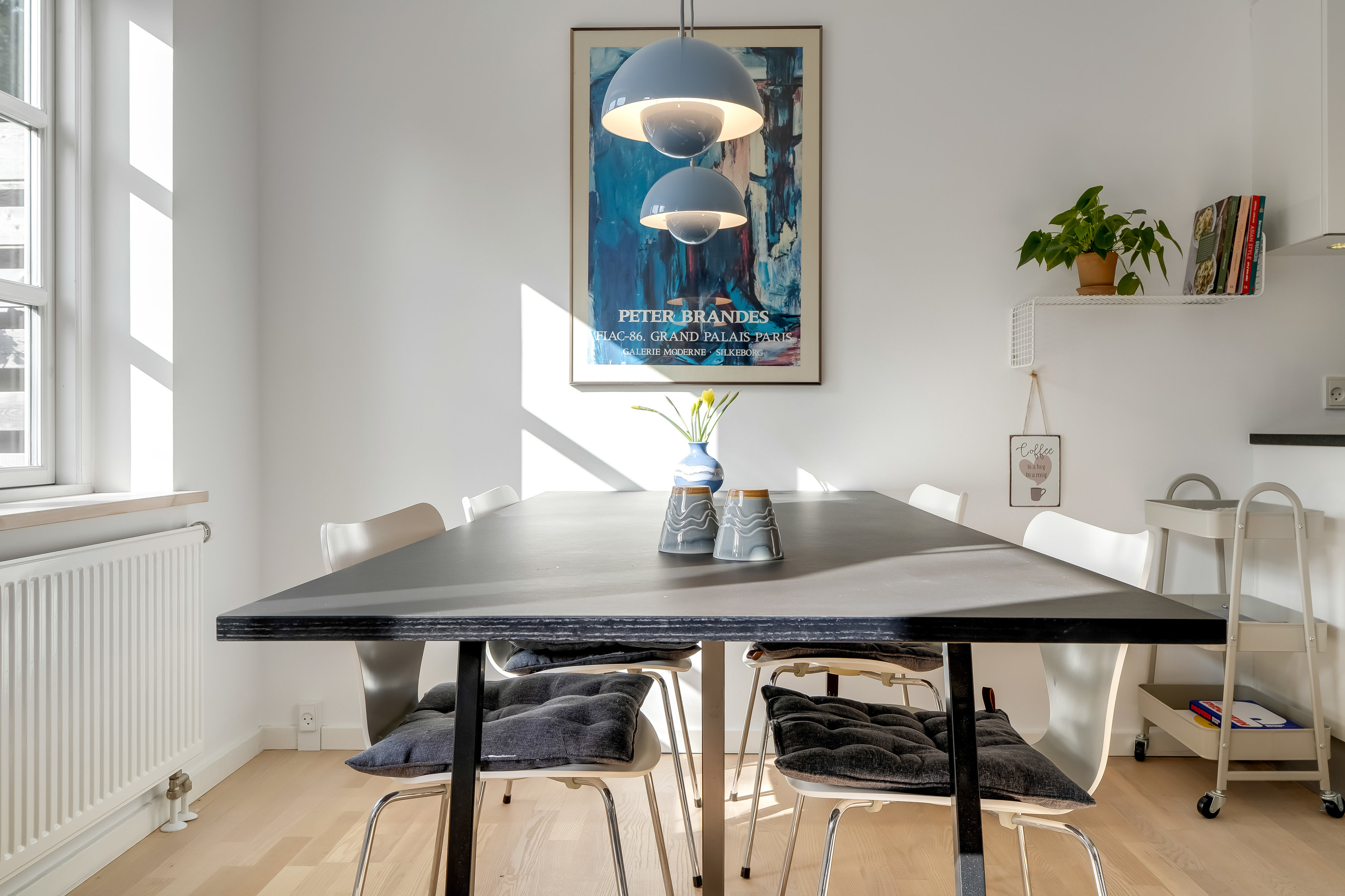 Fremhævet stue billede i fuldskærmstilstand. Billede af Københavnsvej 6F, 3400 Hillerød