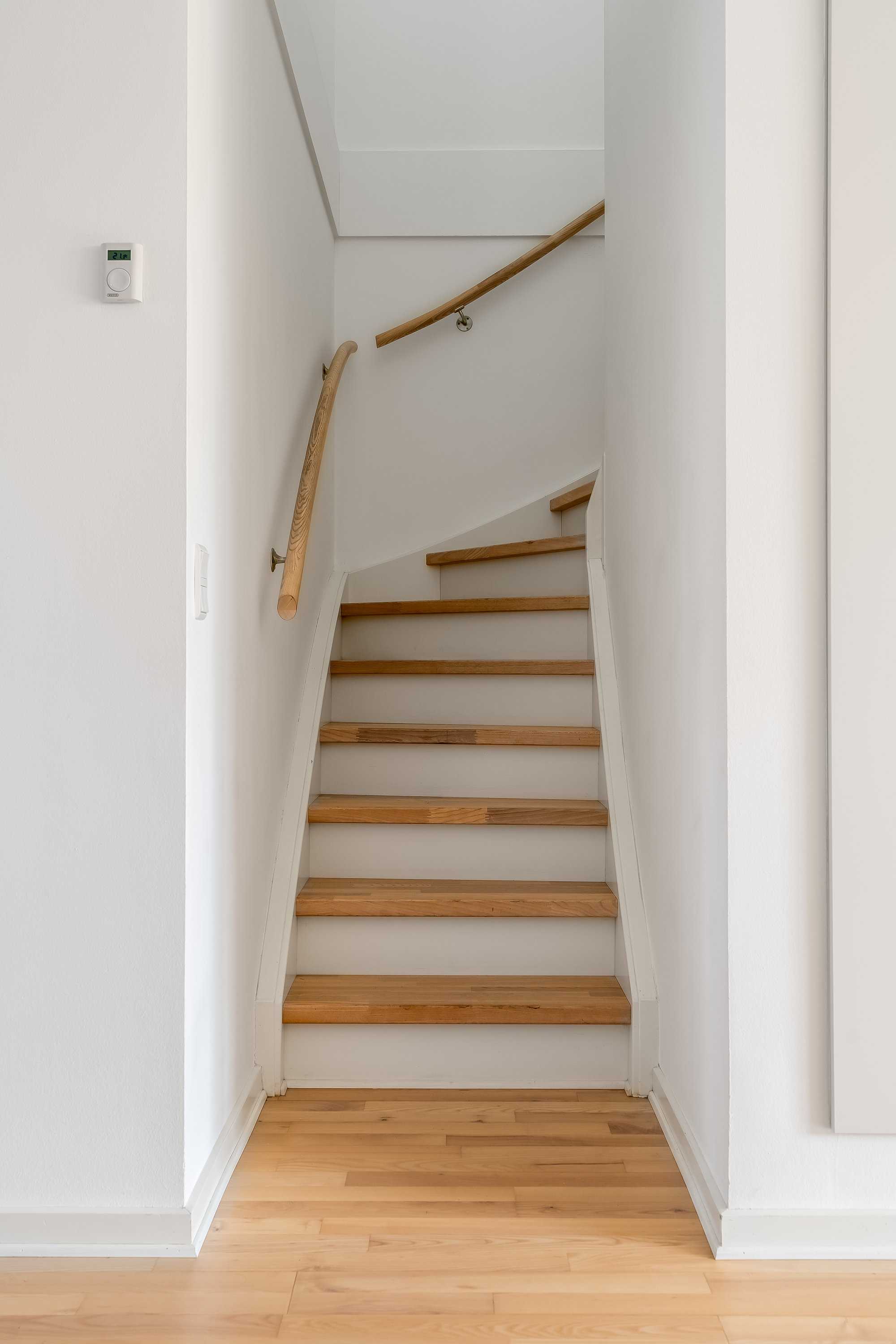 Fremhævet trappe billede i fuldskærmstilstand. Billede af Regnbuen 82, 3400 Hillerød