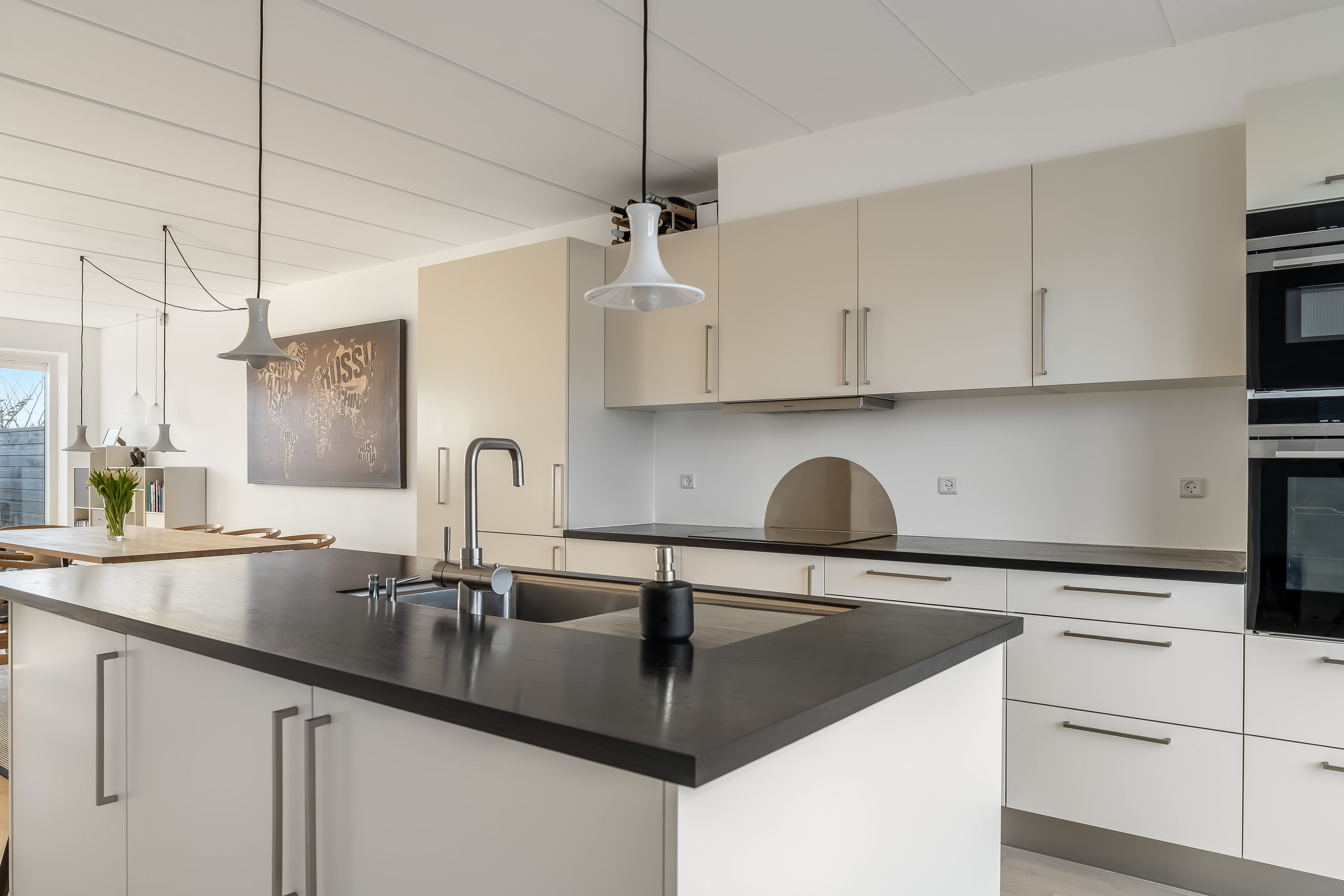 Fremhævet køkken billede i fuldskærmstilstand. Billede af Regnbuen 82, 3400 Hillerød