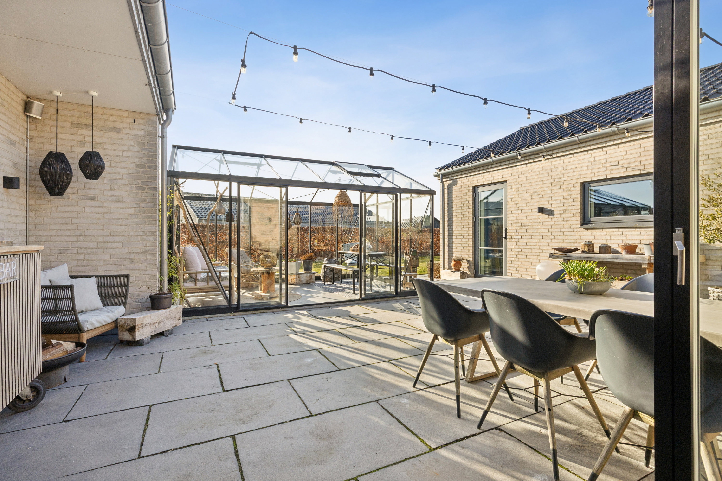 Fremhævet terrasse billede i fuldskærmstilstand. Billede af Strandmældevej 13, Strøby Egede, 4600 Køge