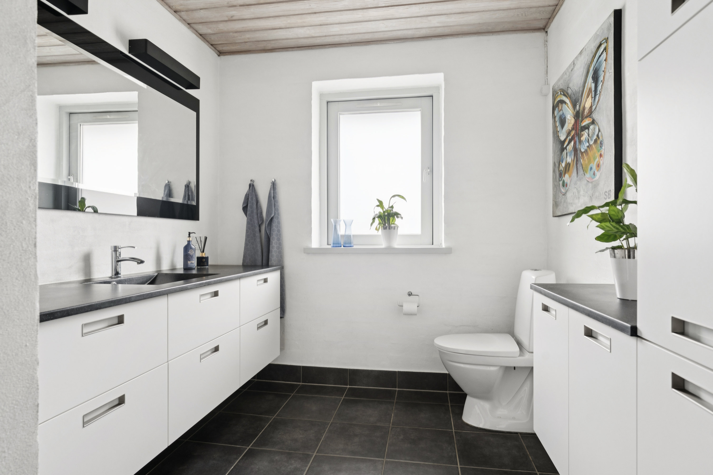 Fremhævet badeværelse billede i fuldskærmstilstand. Billede af Stendiget 3, 8850 Bjerringbro