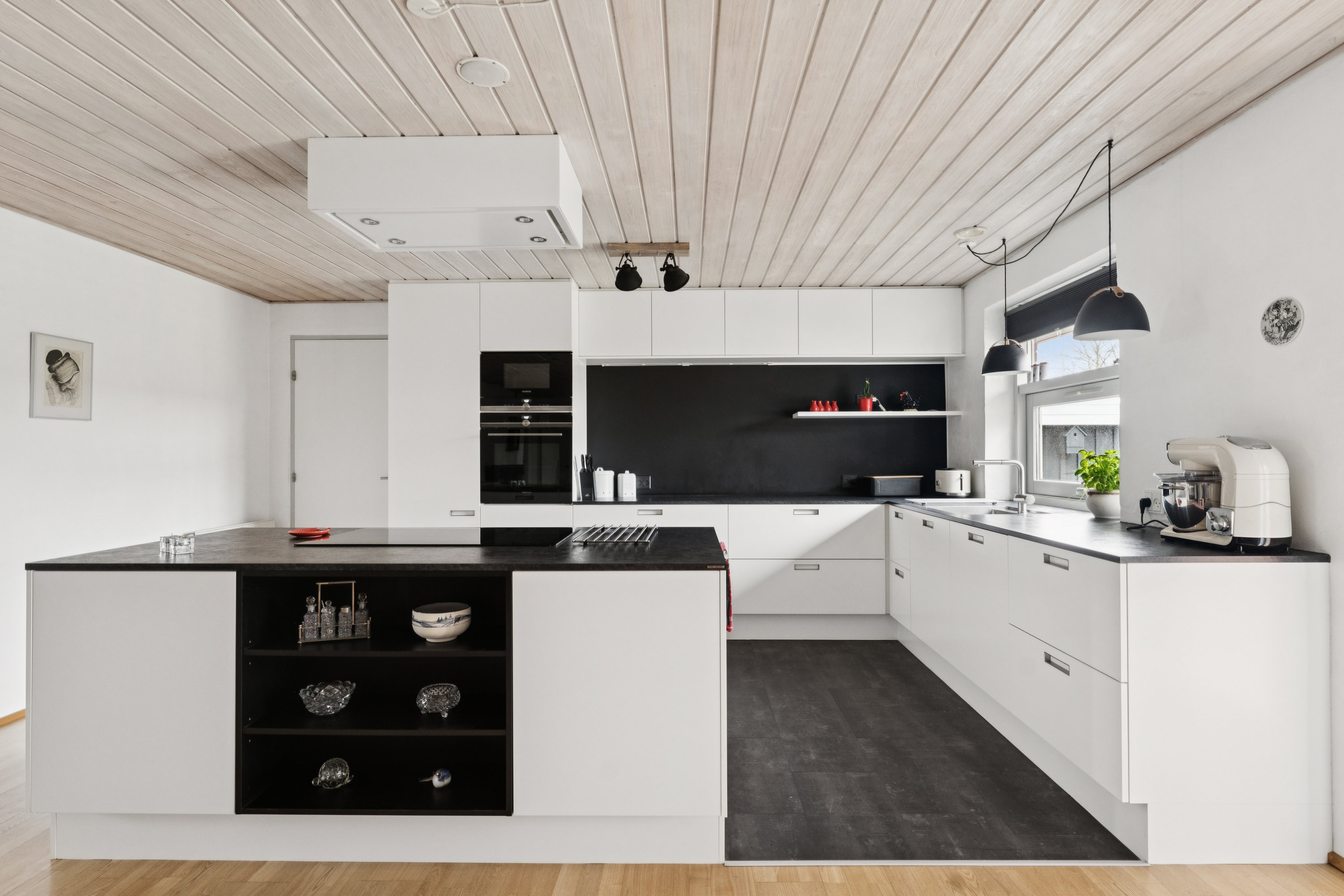 Fremhævet køkken billede i fuldskærmstilstand. Billede af Stendiget 3, 8850 Bjerringbro