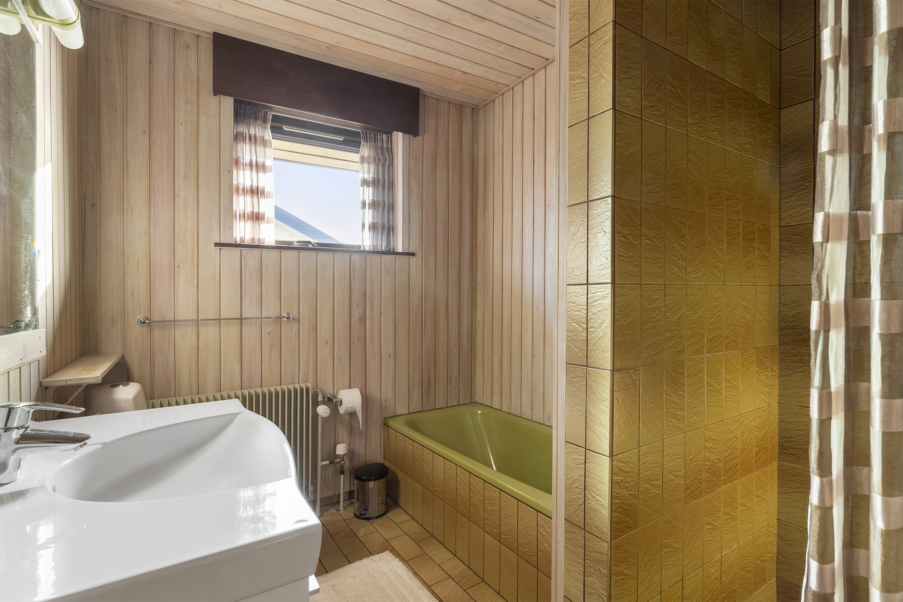 Fremhævet badeværelse billede i fuldskærmstilstand. Billede af Ahornvænget 41, 8362 Hørning