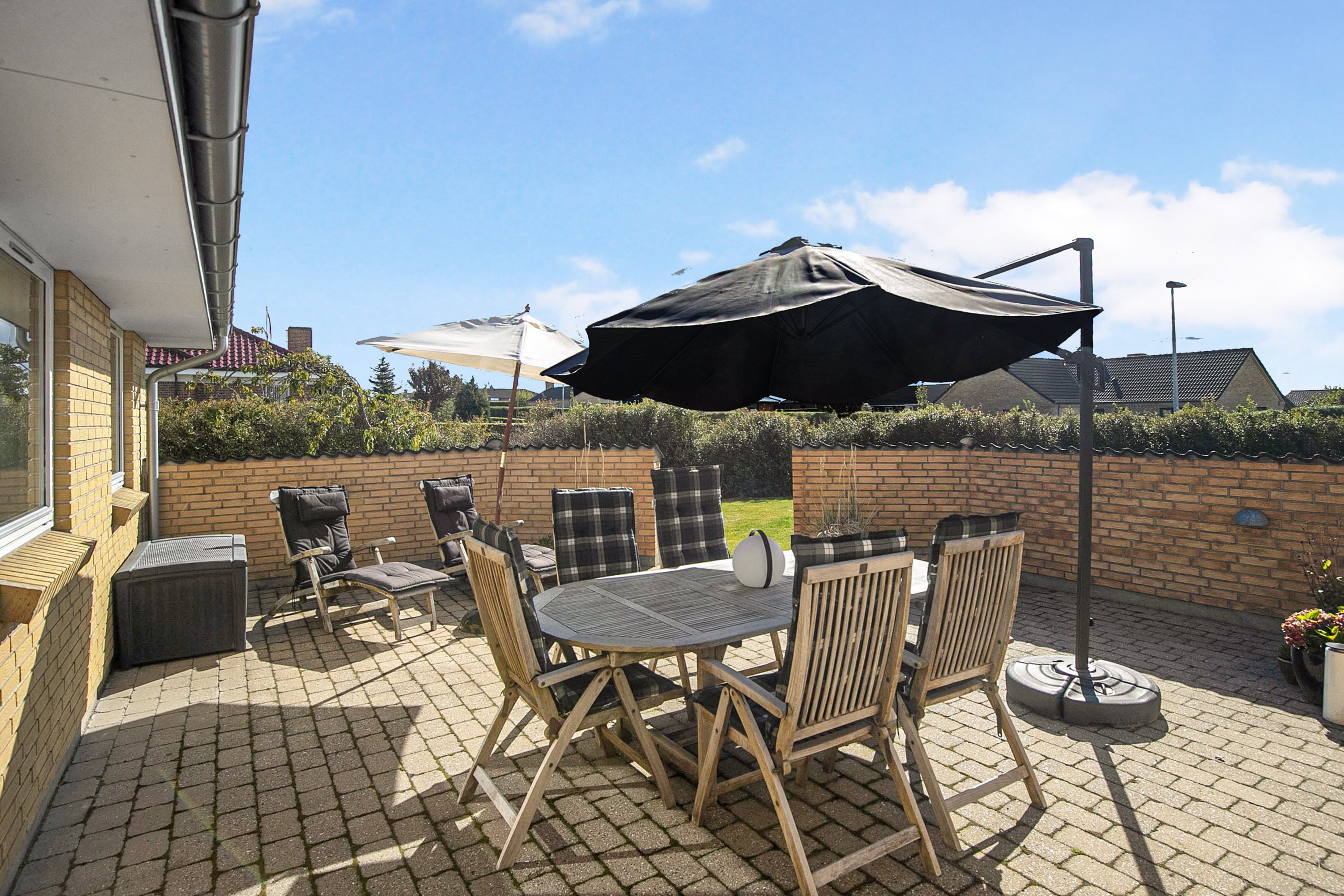 Fremhævet terrasse billede i fuldskærmstilstand. Billede af Østermarken 73, 9320 Hjallerup