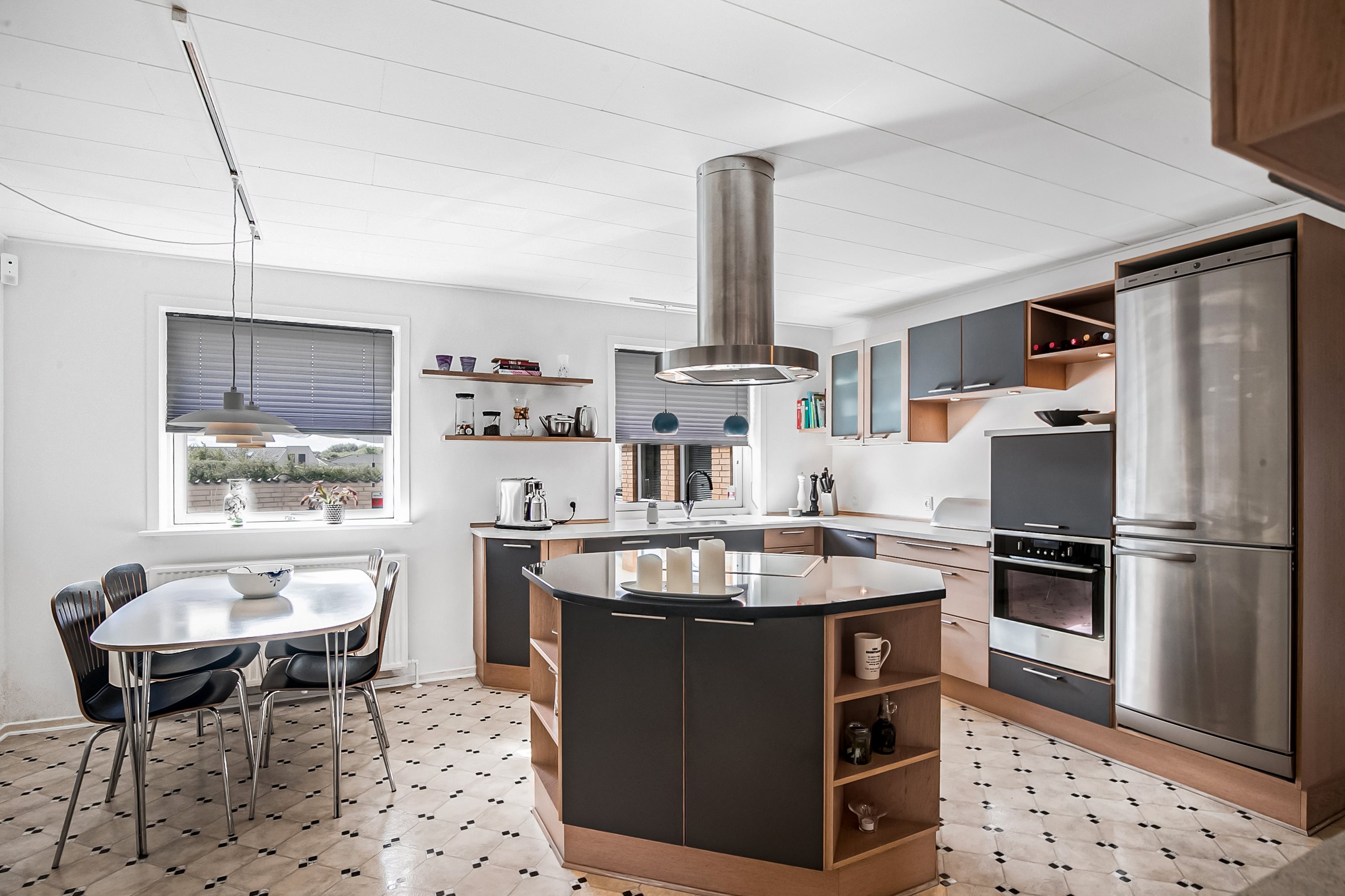 Fremhævet køkken alrum billede i fuldskærmstilstand. Billede af Østermarken 73, 9320 Hjallerup