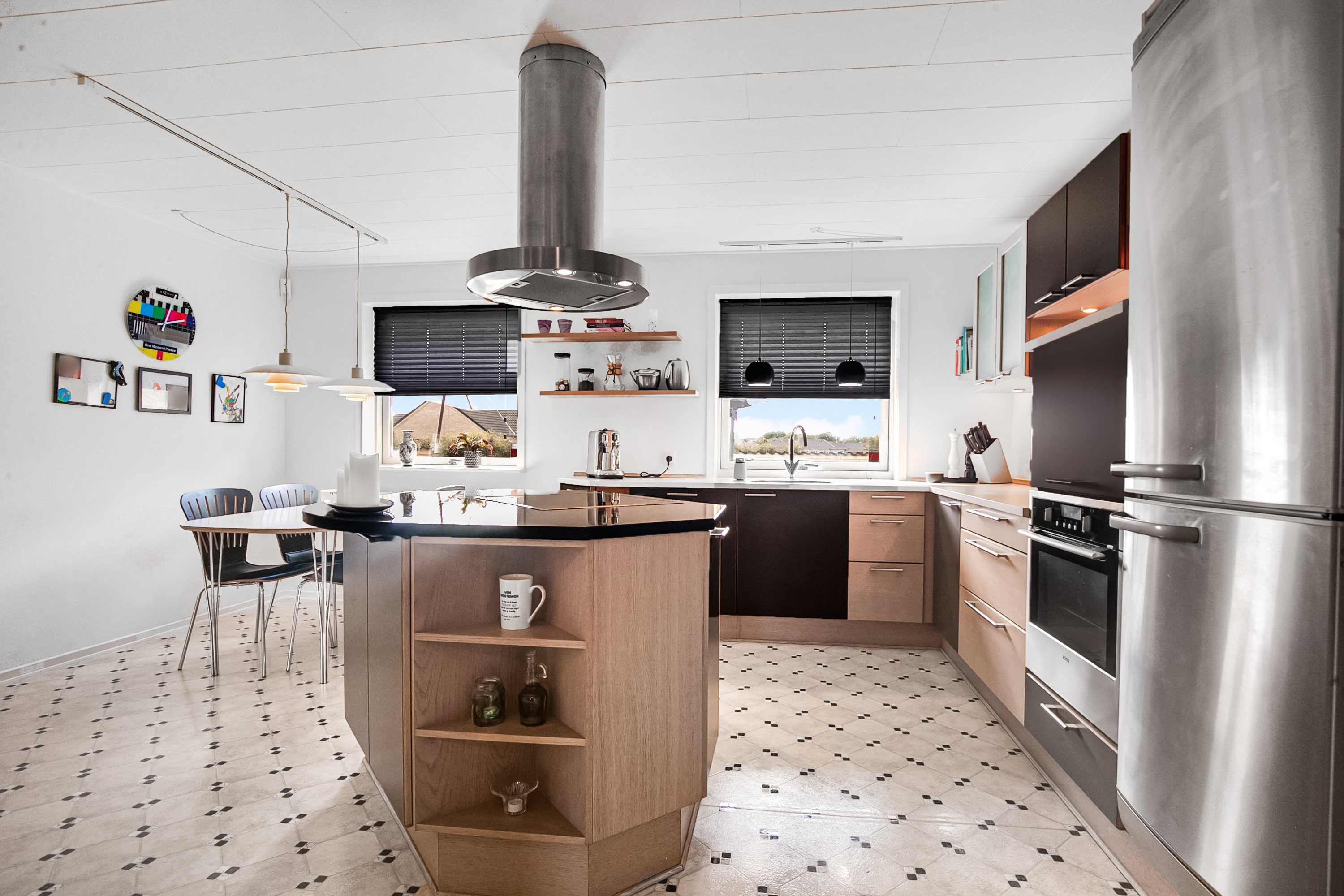 Fremhævet køkken alrum billede i fuldskærmstilstand. Billede af Østermarken 73, 9320 Hjallerup