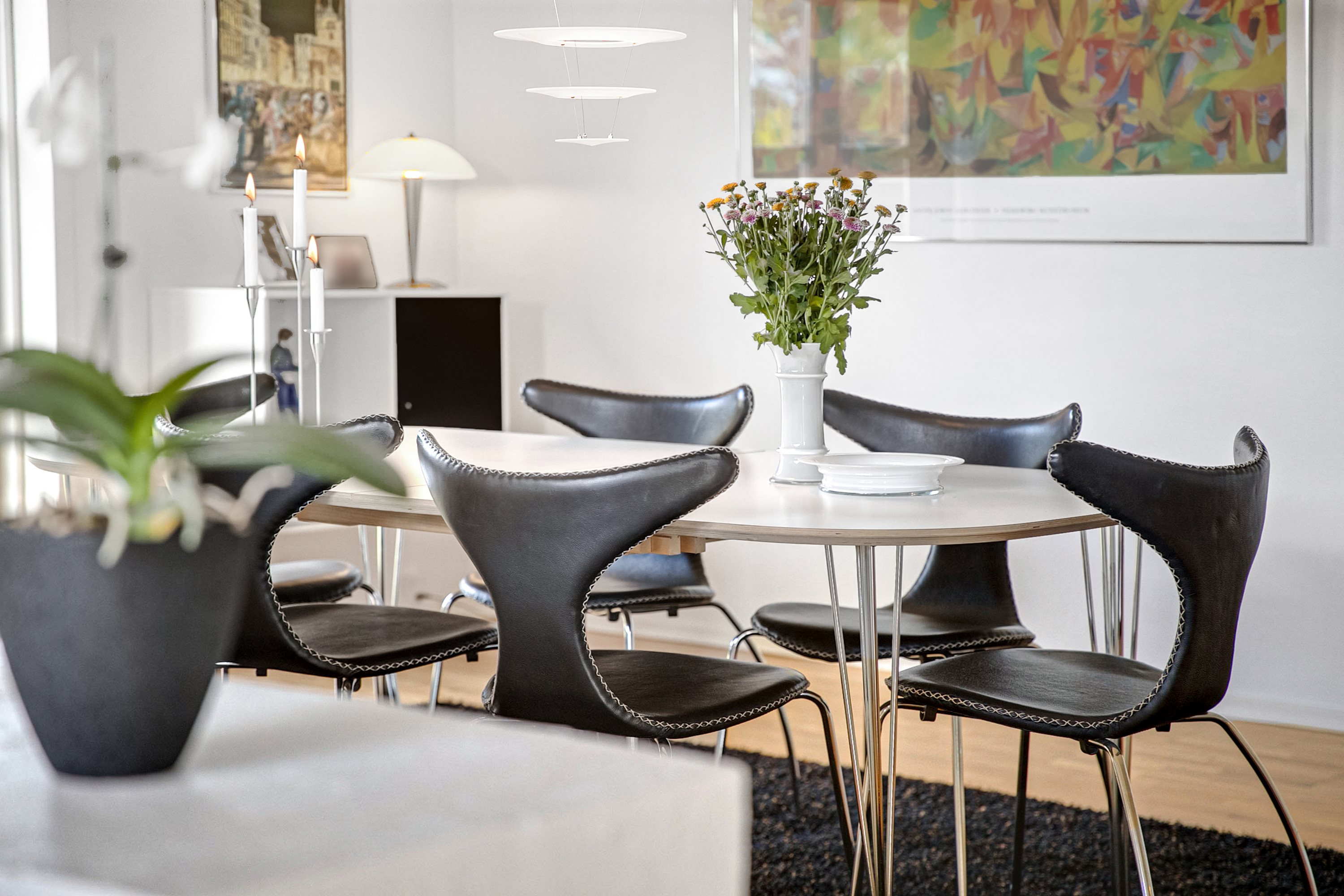 Fremhævet stue billede i fuldskærmstilstand. Billede af Østermarken 73, 9320 Hjallerup